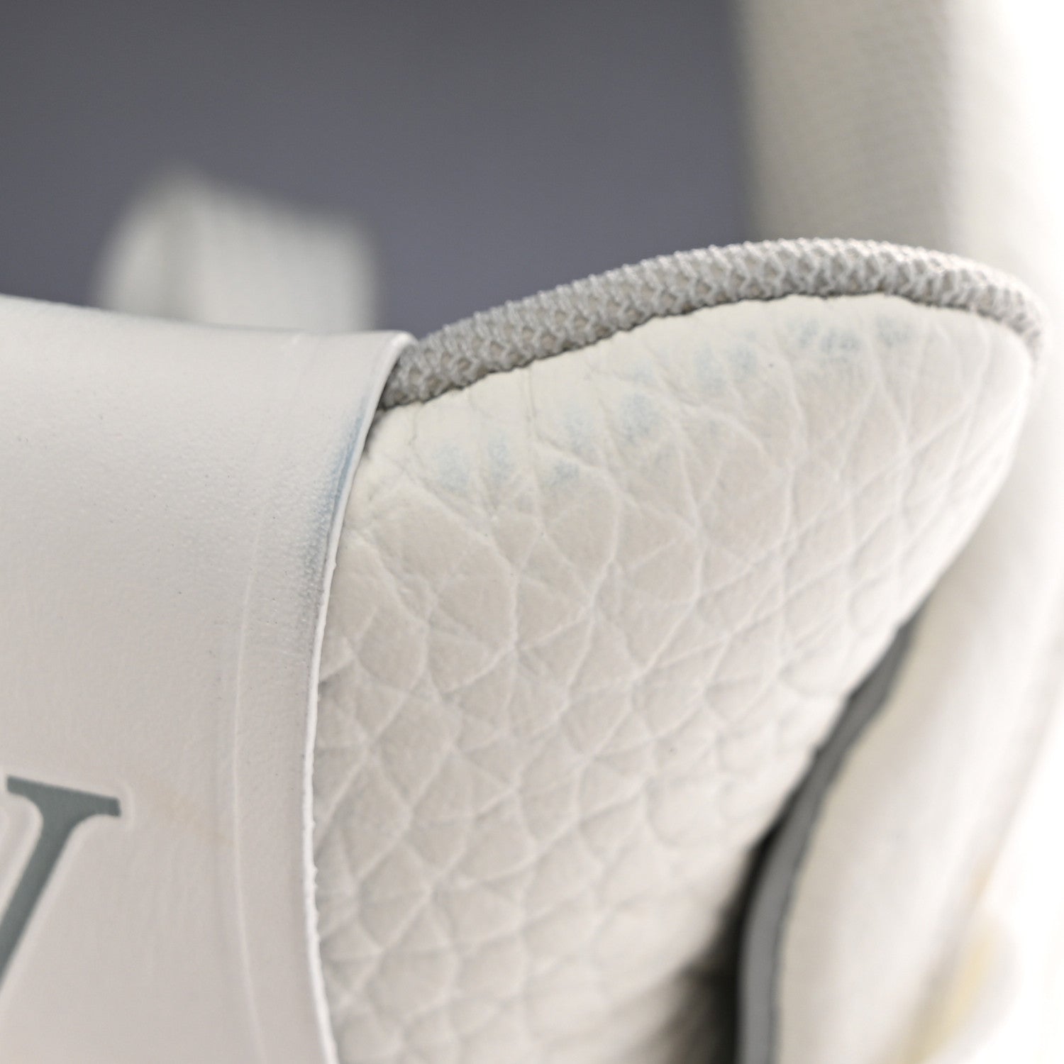 Louis Vuitton Calfskin Mens LV Trainer Sneakers 9 White 18 of 22