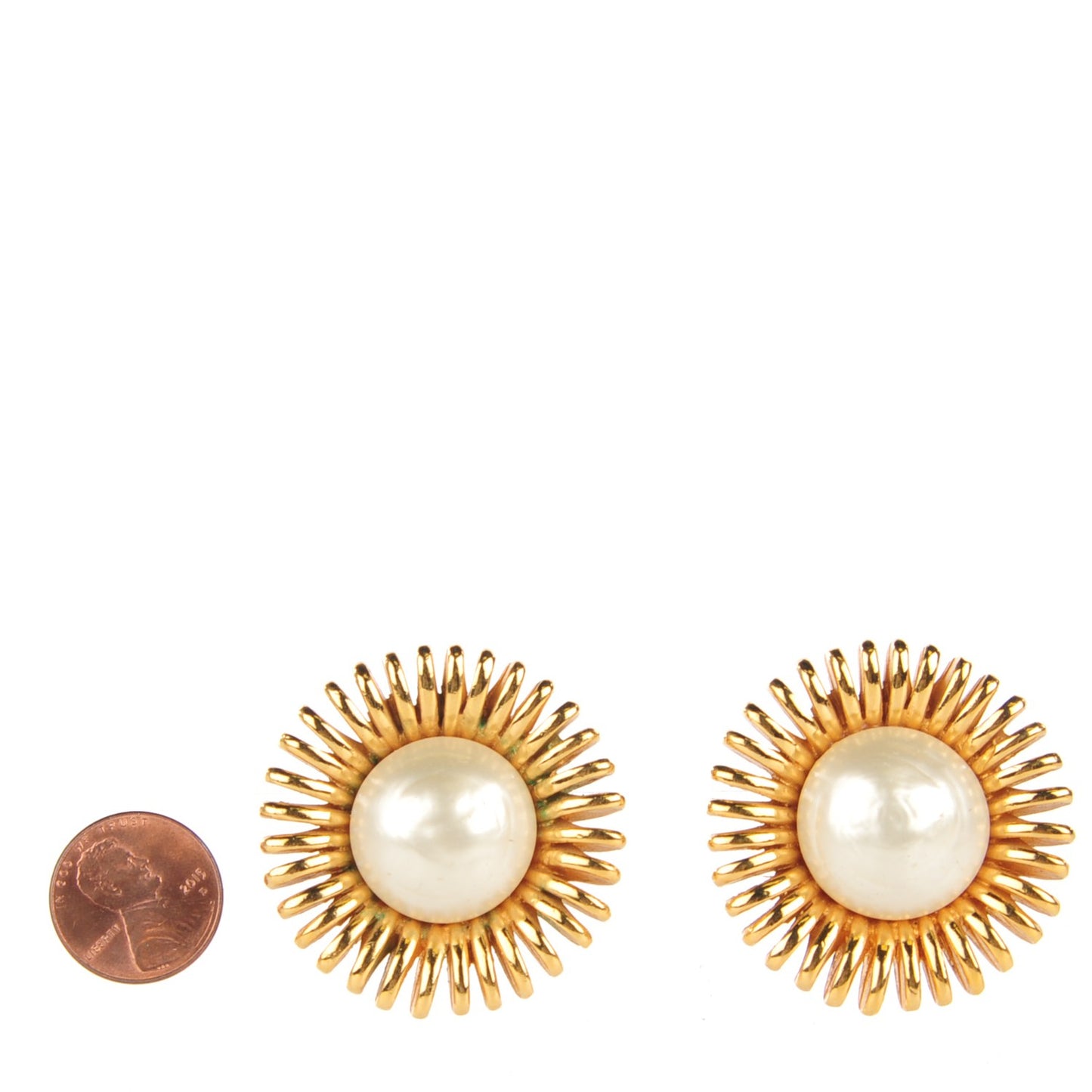 Mother Of Pearl Round Clip On Earrings Gold