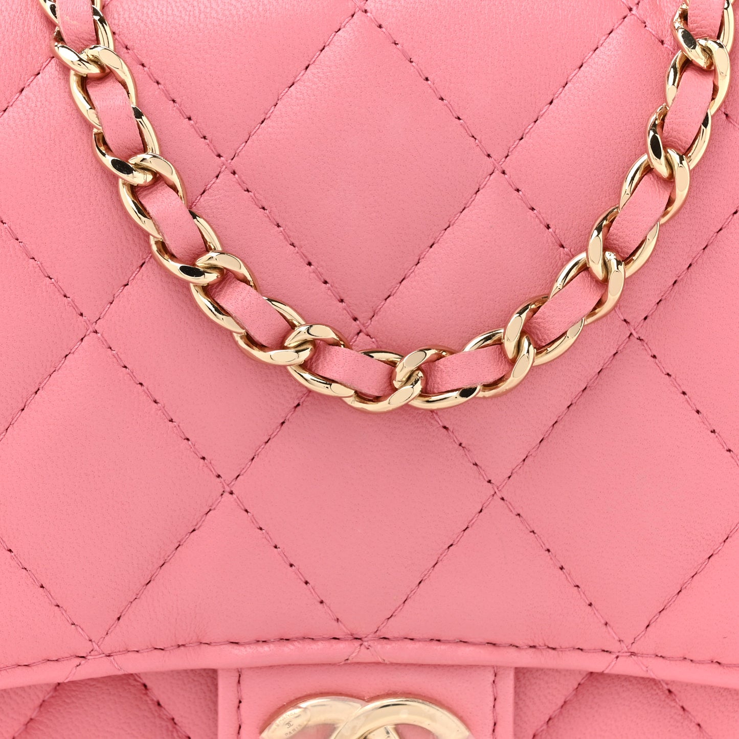 Lambskin Quilted Chain Handle Round Wallet On Chain WOC Pink