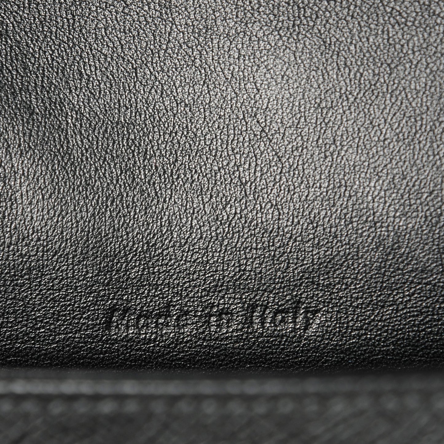 Grained Calfskin Medium Trotteur Black