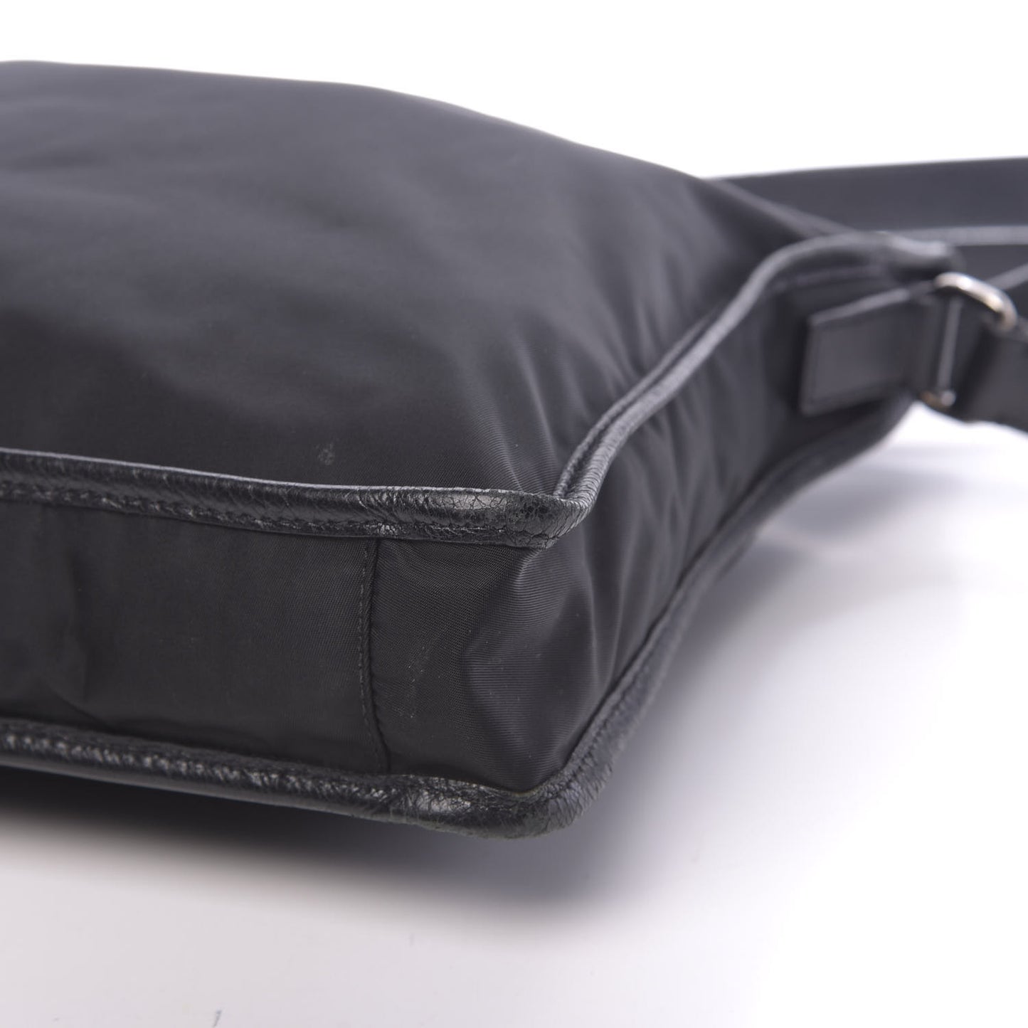 Nylon Flat Messenger Bag Black