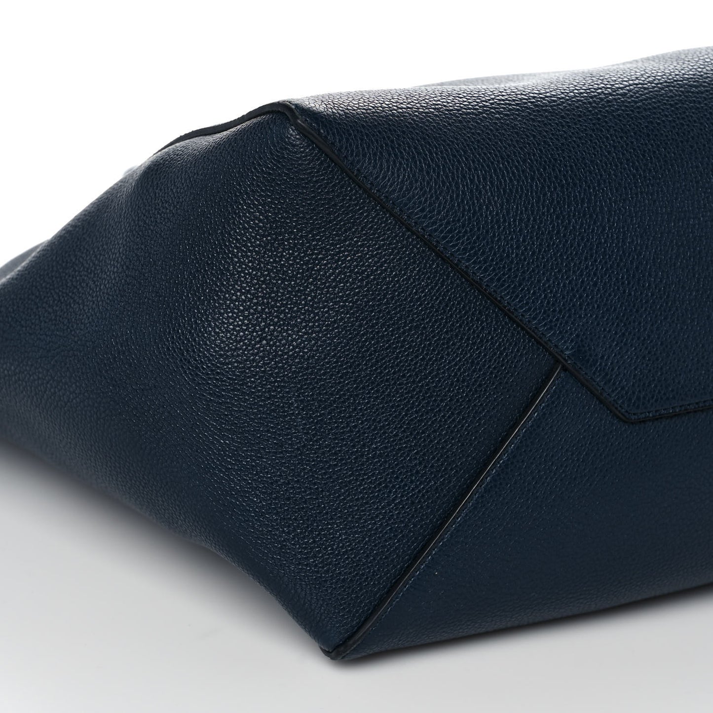 Soft Grained Calfskin Belt Cabas Phantom Navy