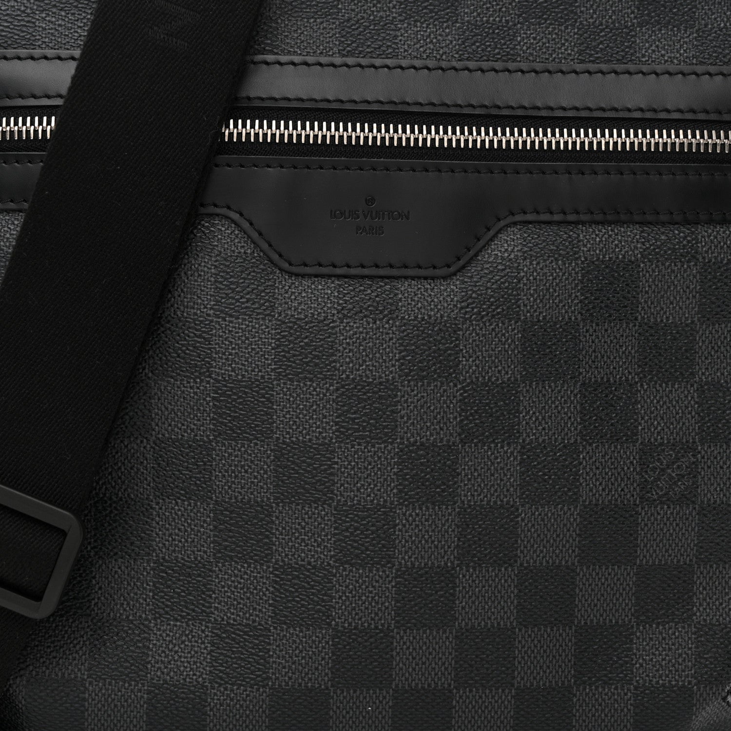 Louis Vuitton Damier Graphite Thomas 7 of 10