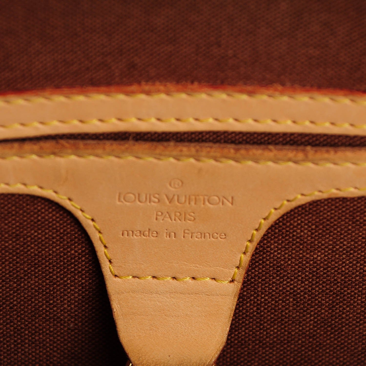 Louis Vuitton Monogram Ellipse MM 6 of 9