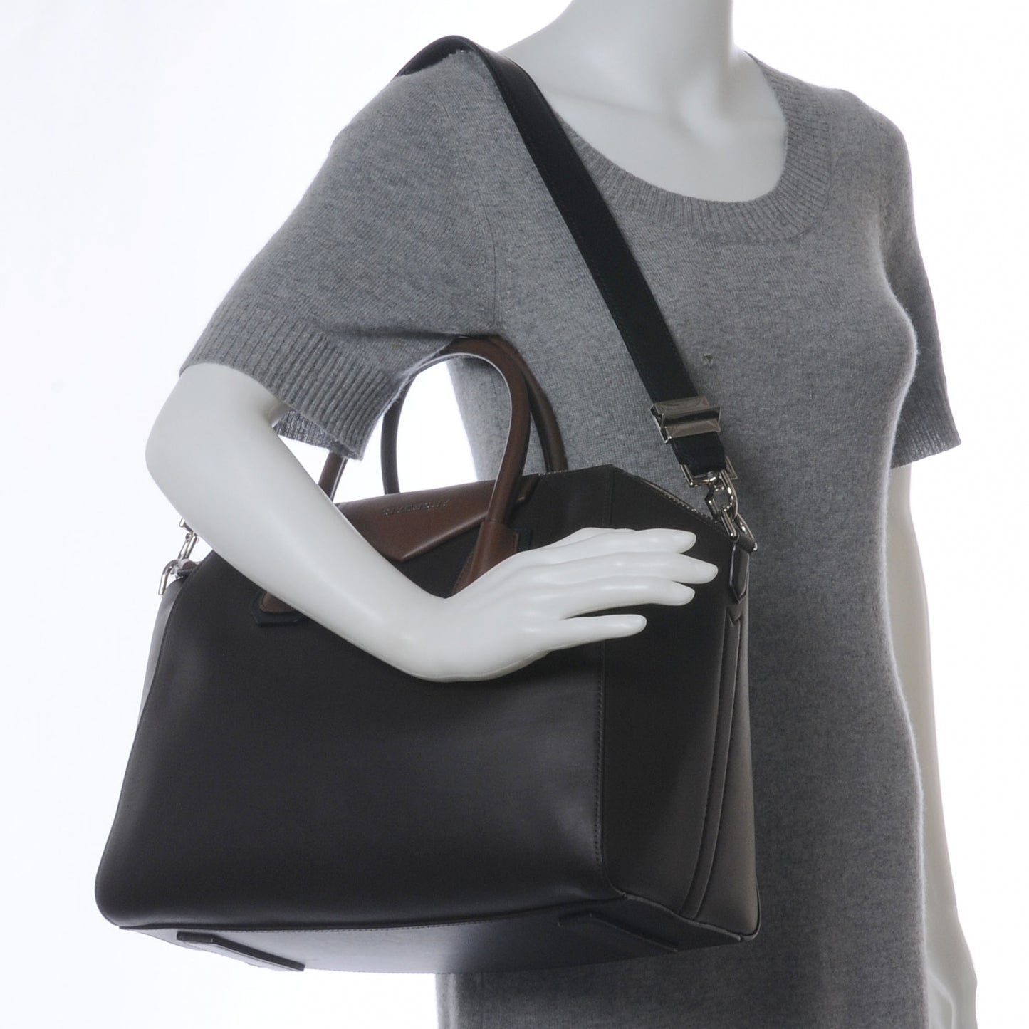 Calfskin Medium Bi-Color Antigona Black Brown