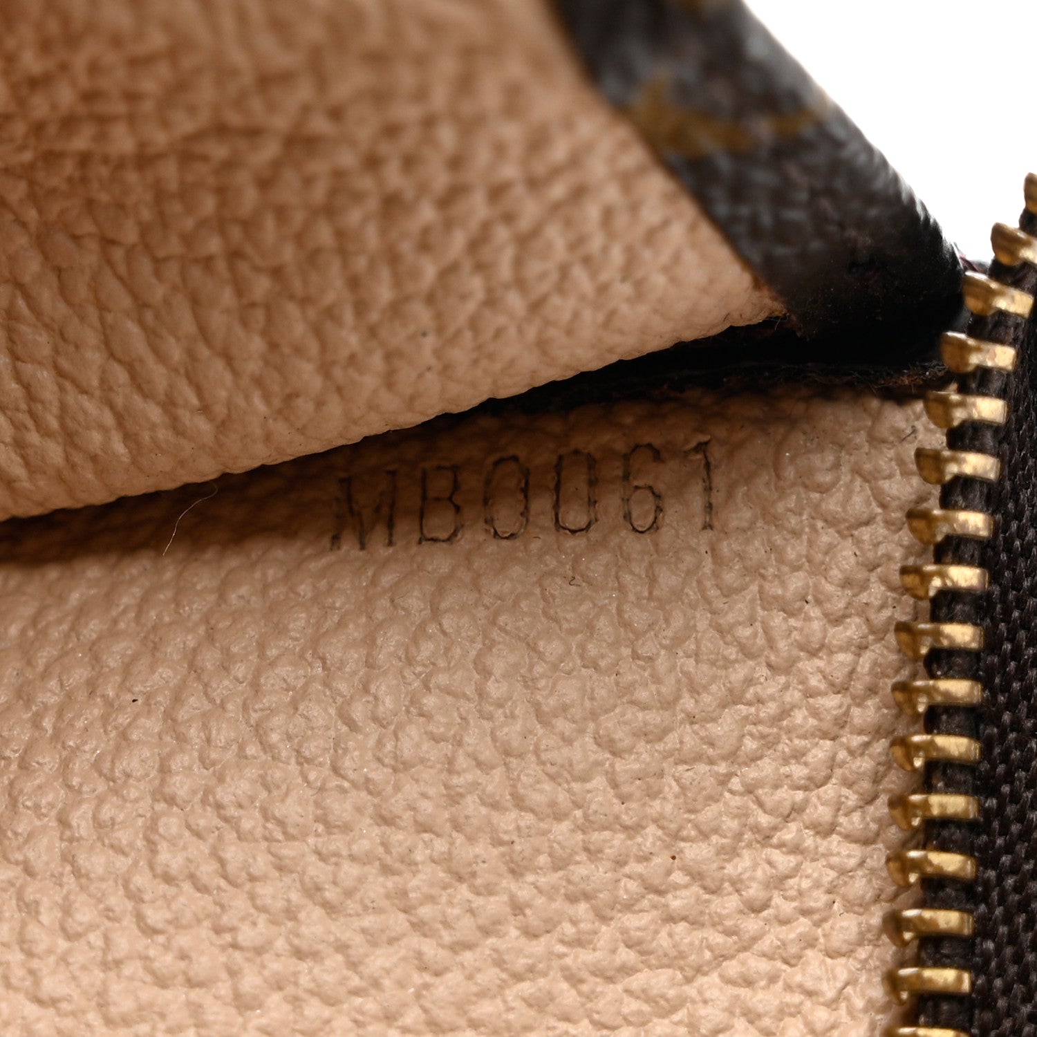 Louis Vuitton Monogram Toiletry Pouch 19 5 of 6