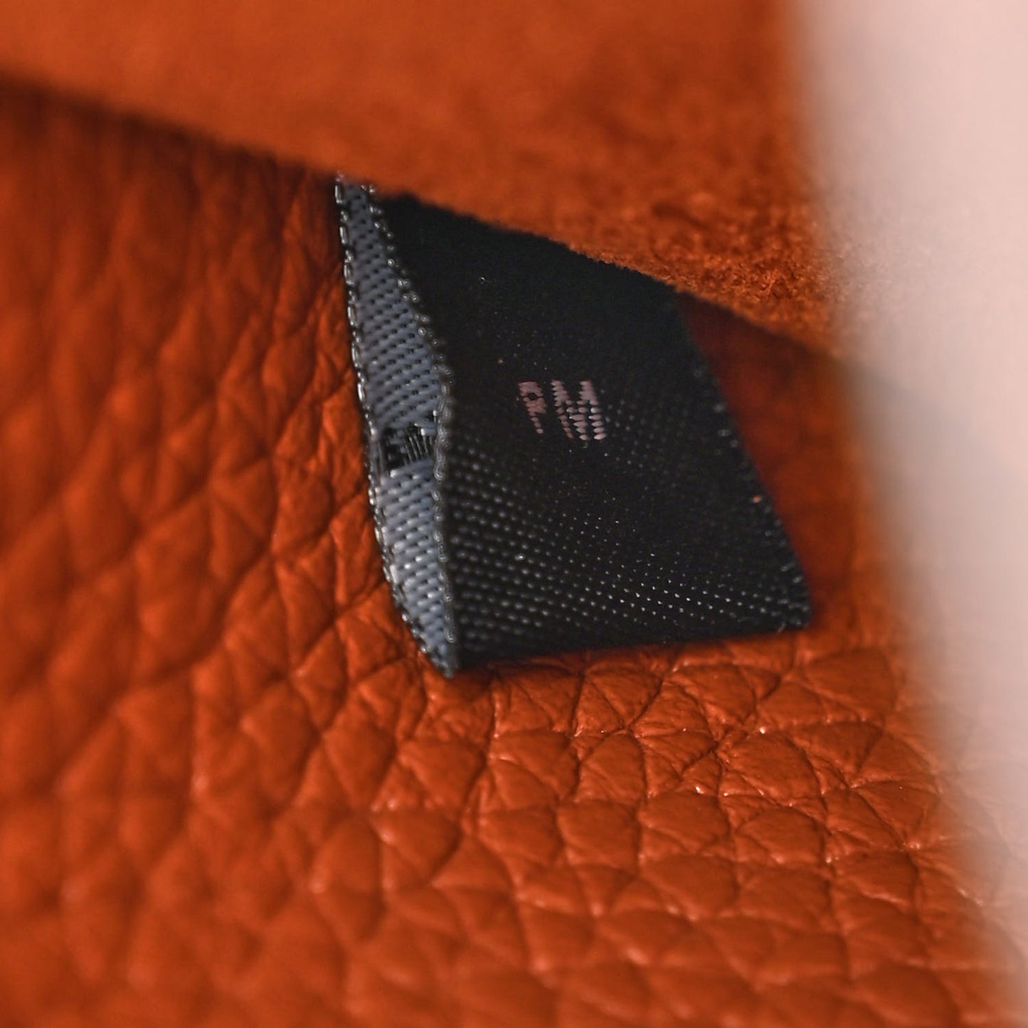 Heavy Grain Mini Alexa Chestnut