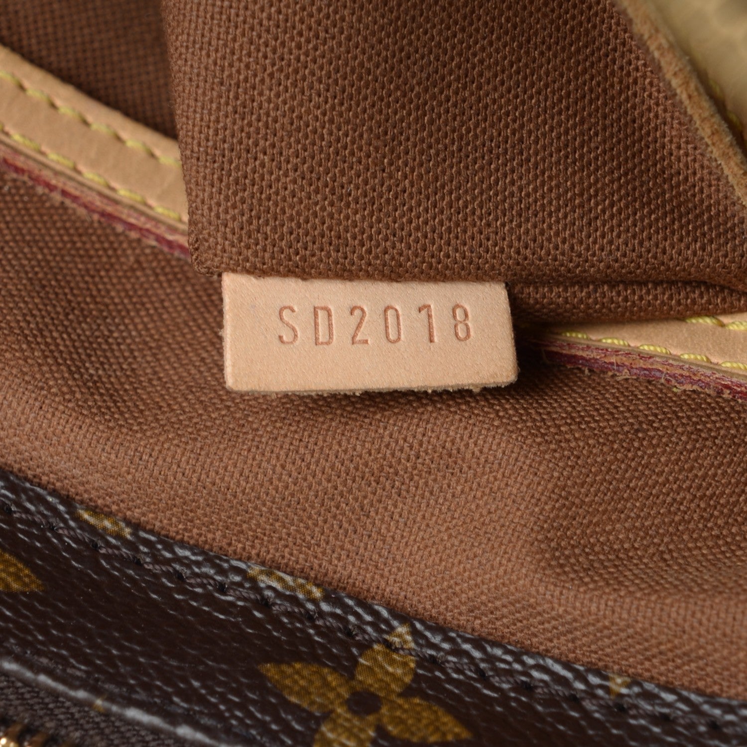 Louis Vuitton Monogram Cabas Mezzo 7 of 10