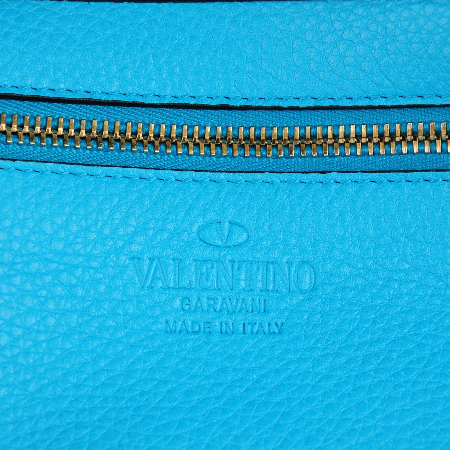 Pebbled Calfskin Medium Rockstud Tote Parrot