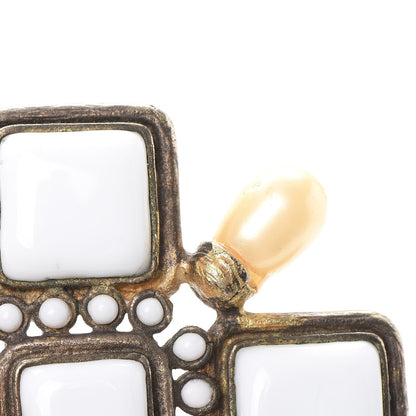 Chanel Gripoix Pearl Brooch Gold 8 of 12