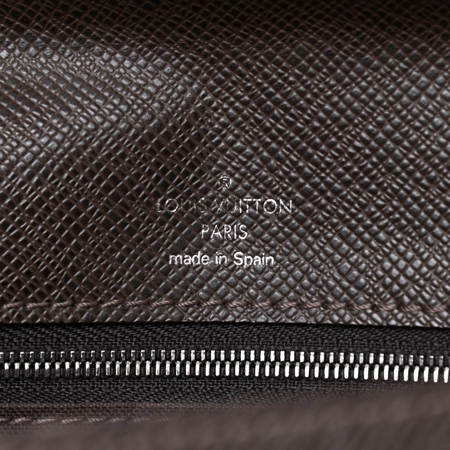 Louis Vuitton Taiga Pochette Belaia Grizzli 6 of 10