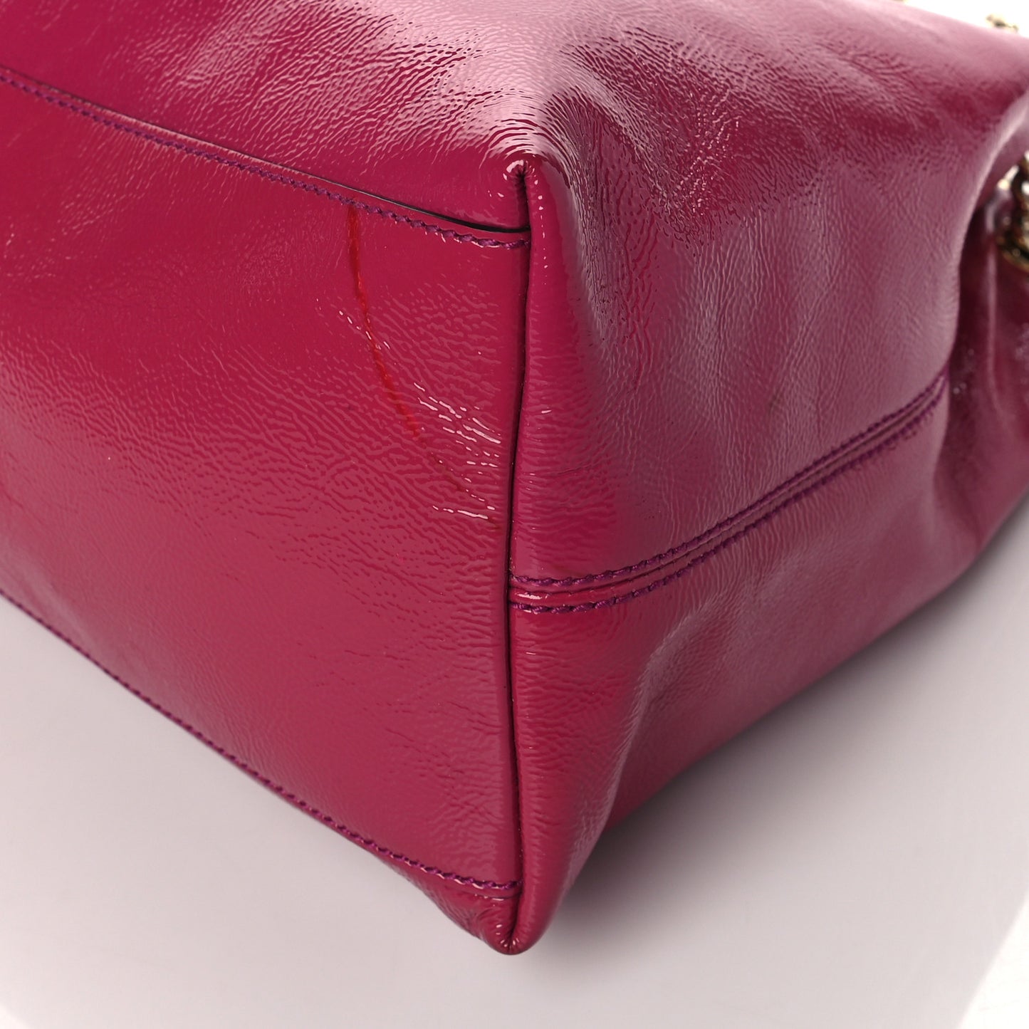 Vernice Naplack Medium Soho Chain Shoulder Bag Bright Bouganville