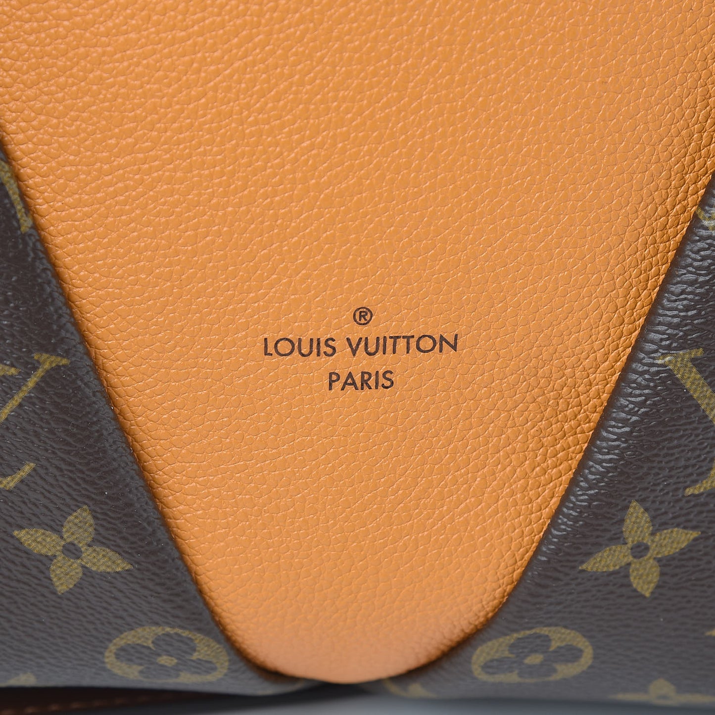 Monogram V Tote MM Safran