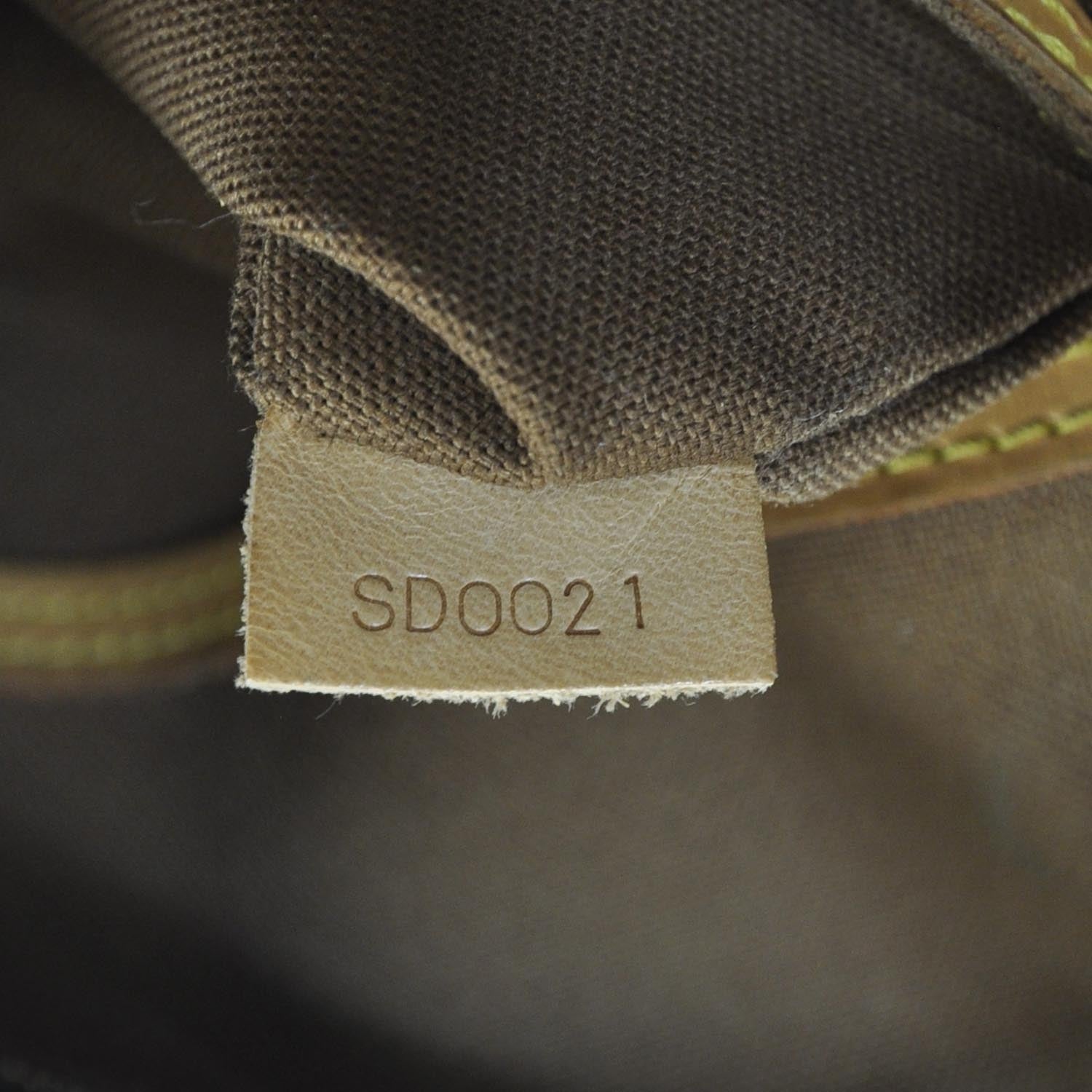 Louis Vuitton Monogram Alma 7 of 8