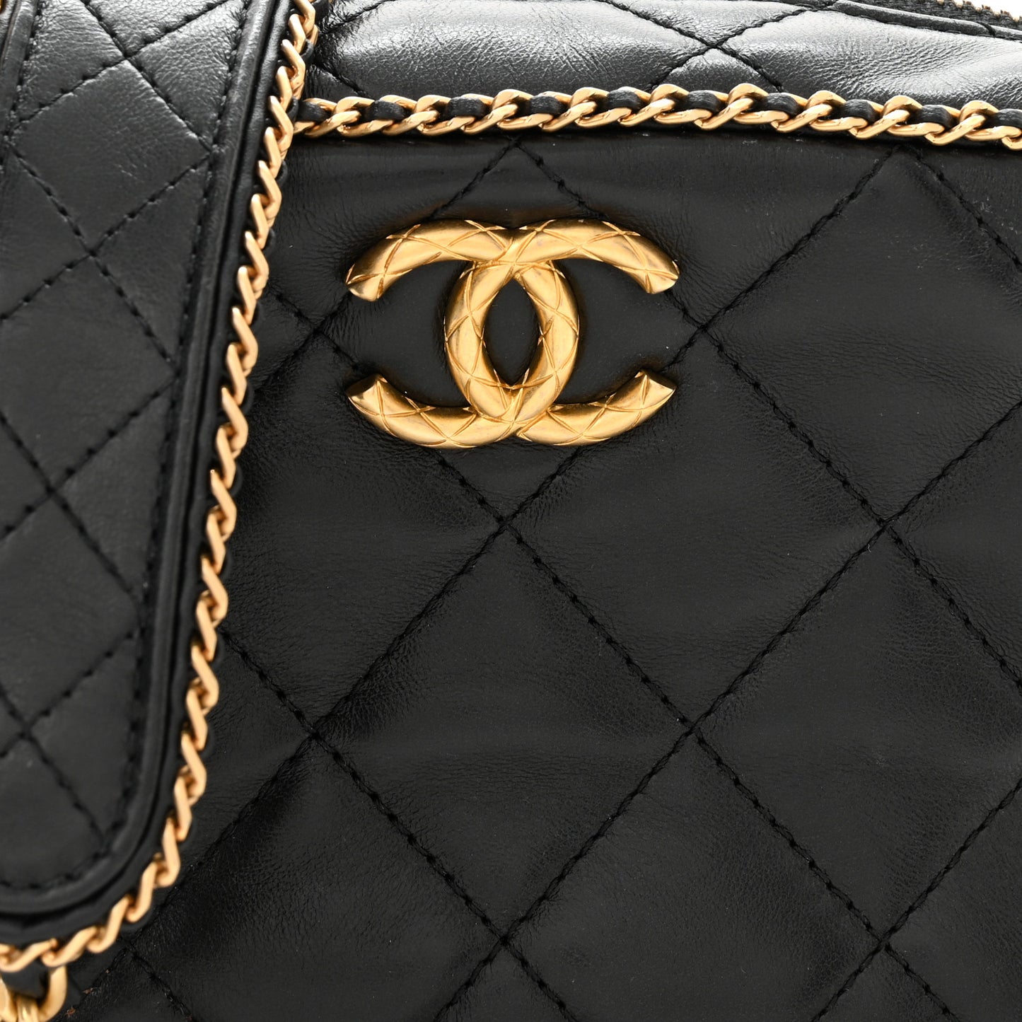 Lambskin Quilted Chain CC Mini Camera Case Black