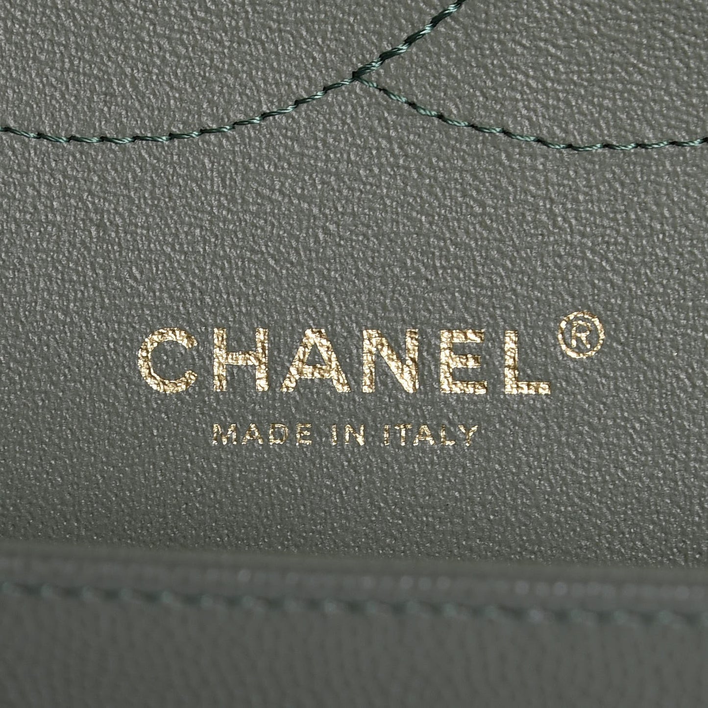 Iridescent Caviar Quilted Jumbo Double Flap Green