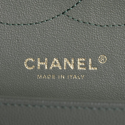 Chanel Iridescent Caviar Quilted Jumbo Double Flap Green 6 of 8