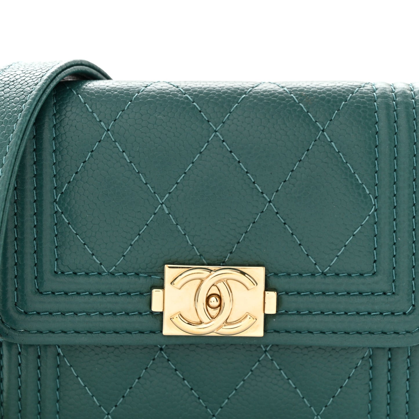 Caviar Quilted Boy Card Holder On Chain Green