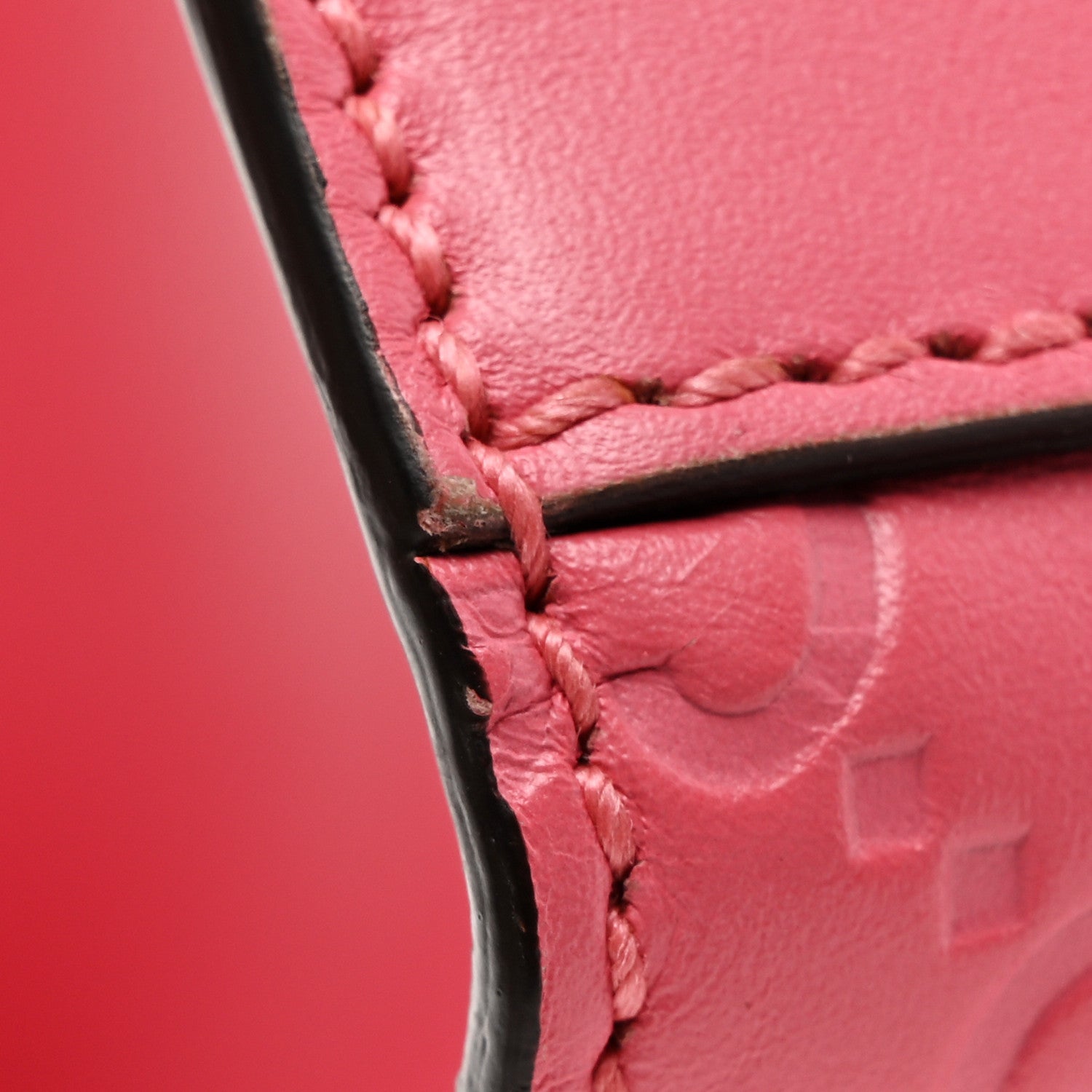 Gucci Guccissima Signature Medium Padlock Shoulder Bag Flush 11 of 12