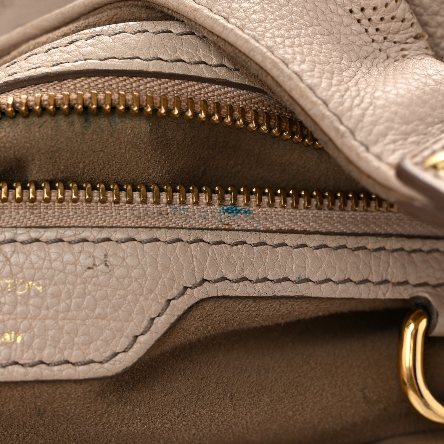 Louis Vuitton Mahina L Coquille 10 of 13