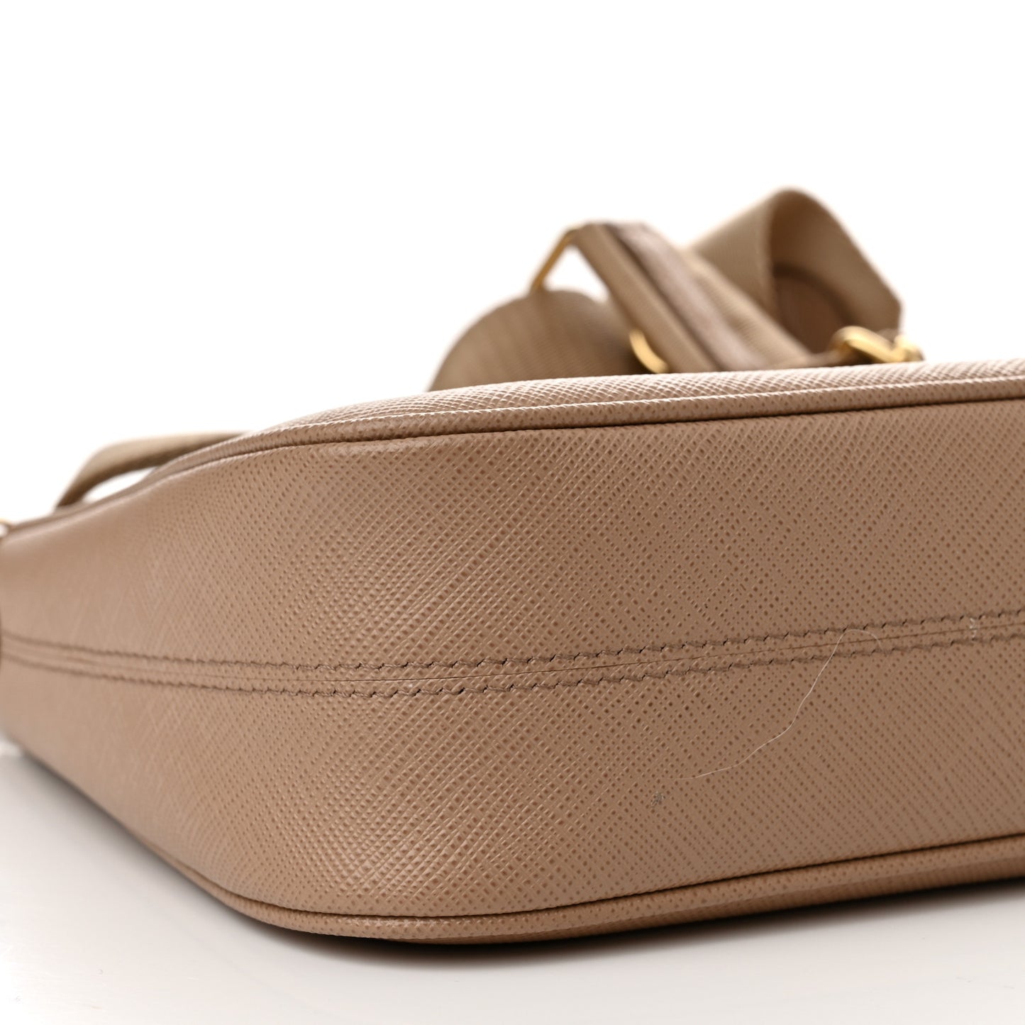 Saffiano Lux Re-Edition 2005 Shoulder Bag Cammeo
