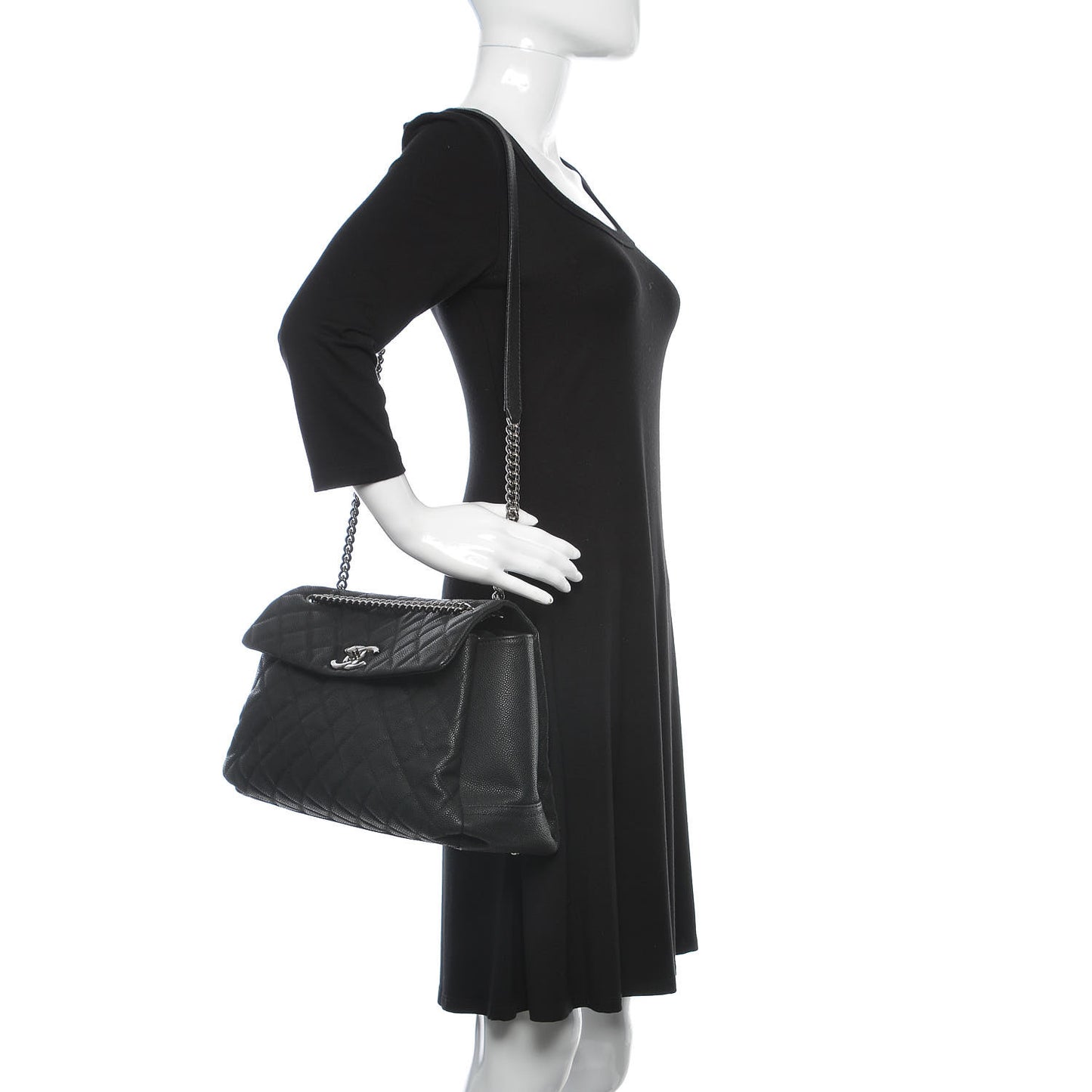Iridescent Caviar Medium Lady Pearly Flap Black