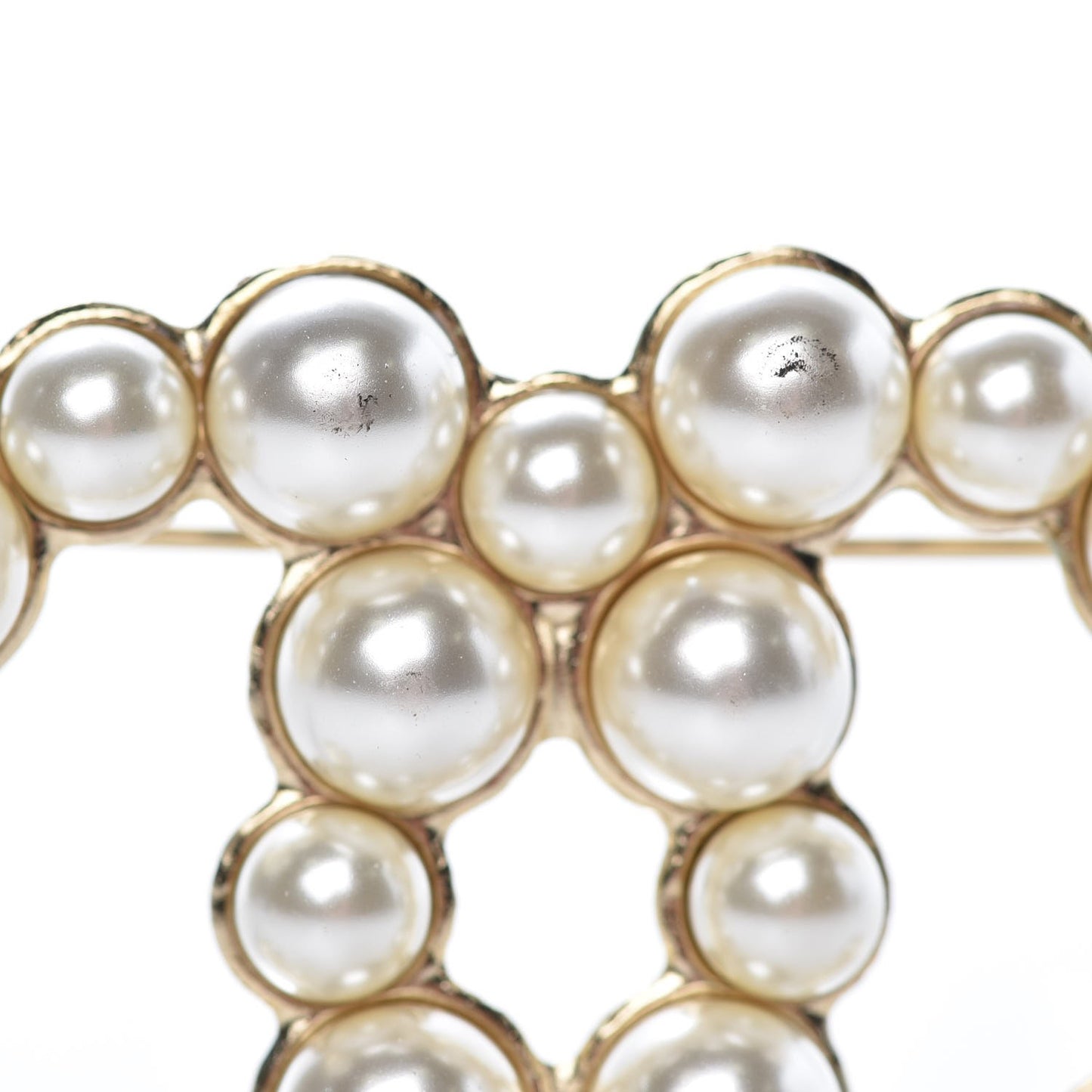 Pearl CC Brooch Pin Gold