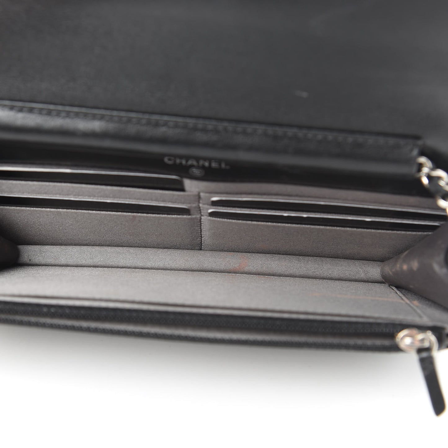 Lambskin Studded CC Wallet On Chain WOC Black