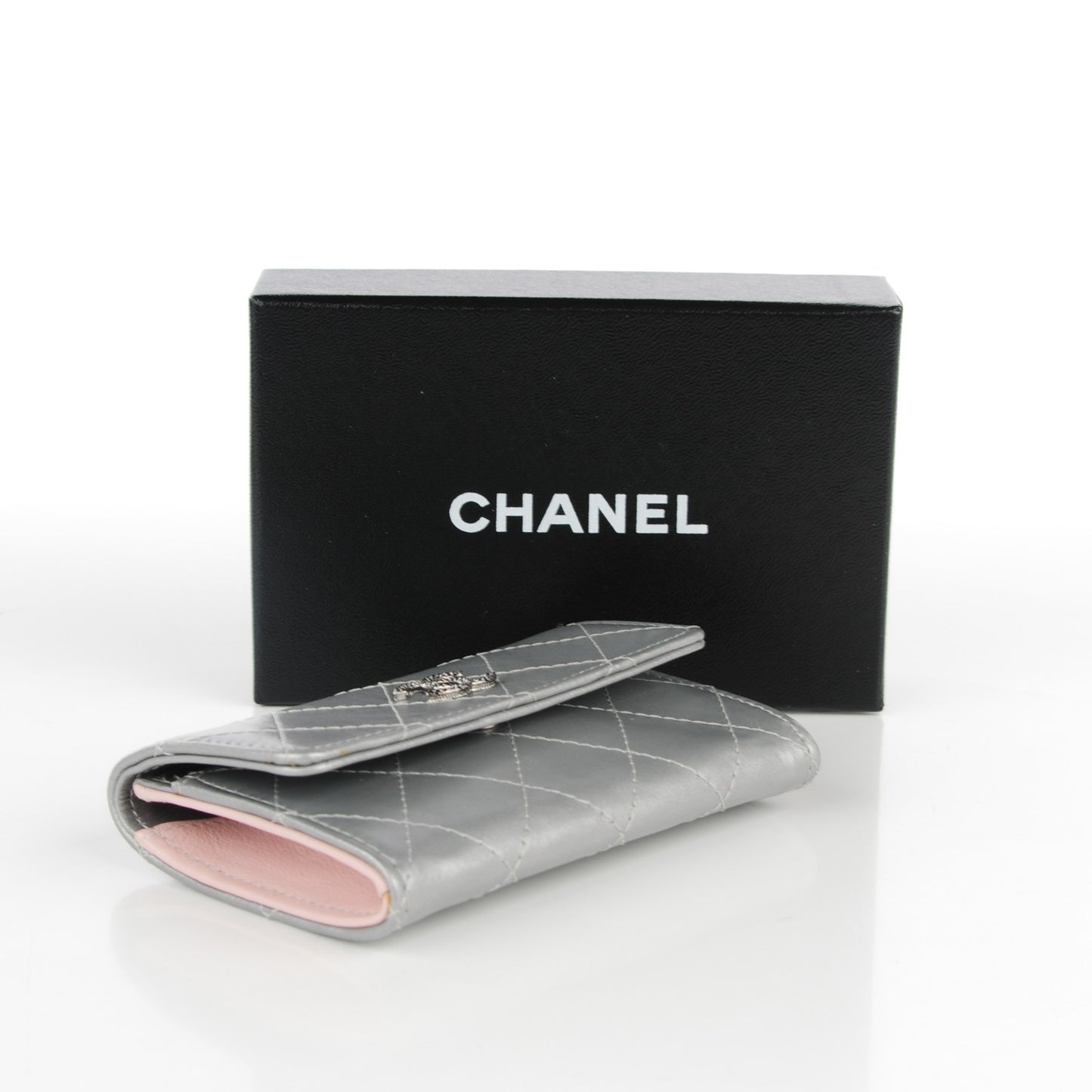 Metallic Aged Calfskin Quilted Palette Card Holder Silver