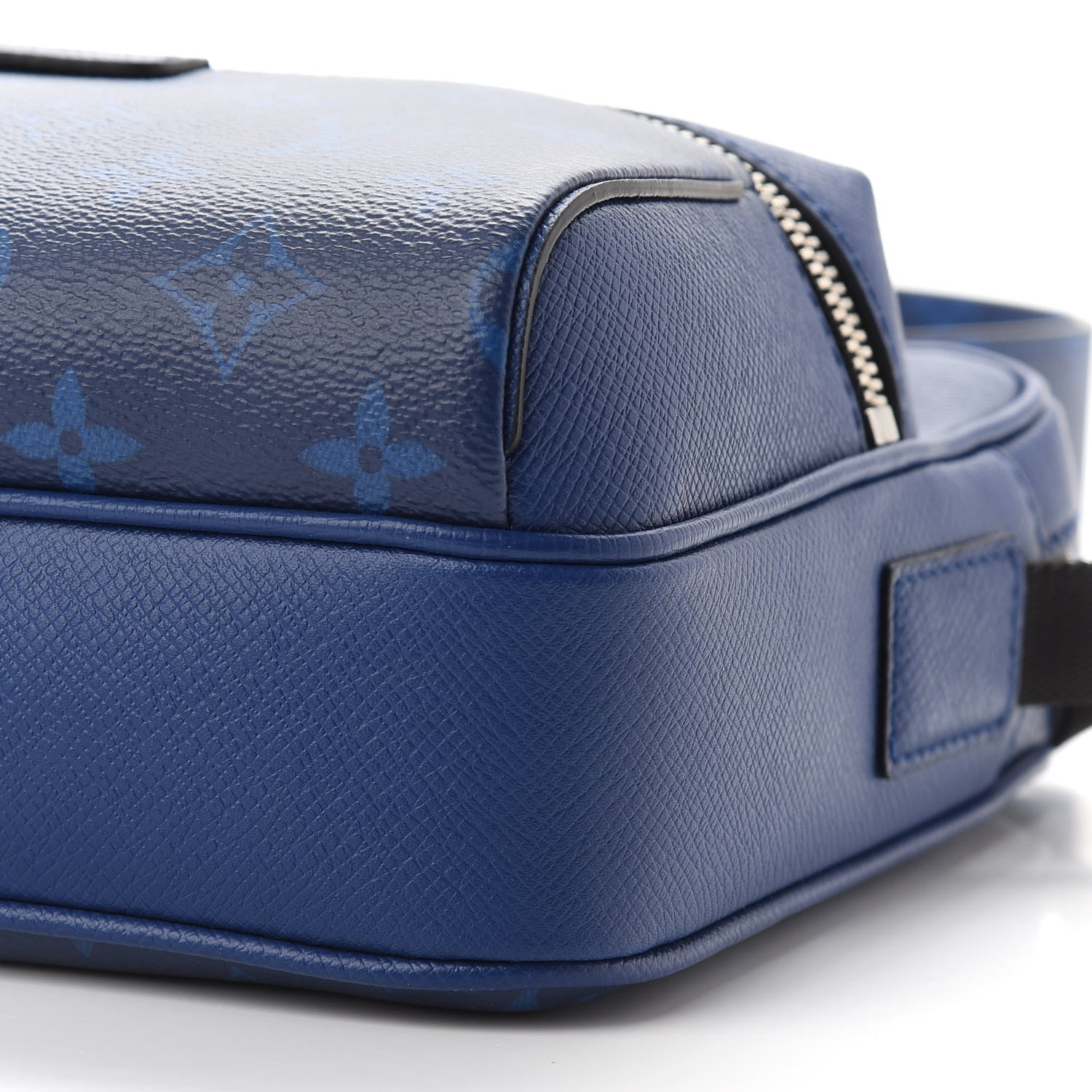 Louis Vuitton Taiga Monogram Outdoor Messenger Cobalt 8 of 8