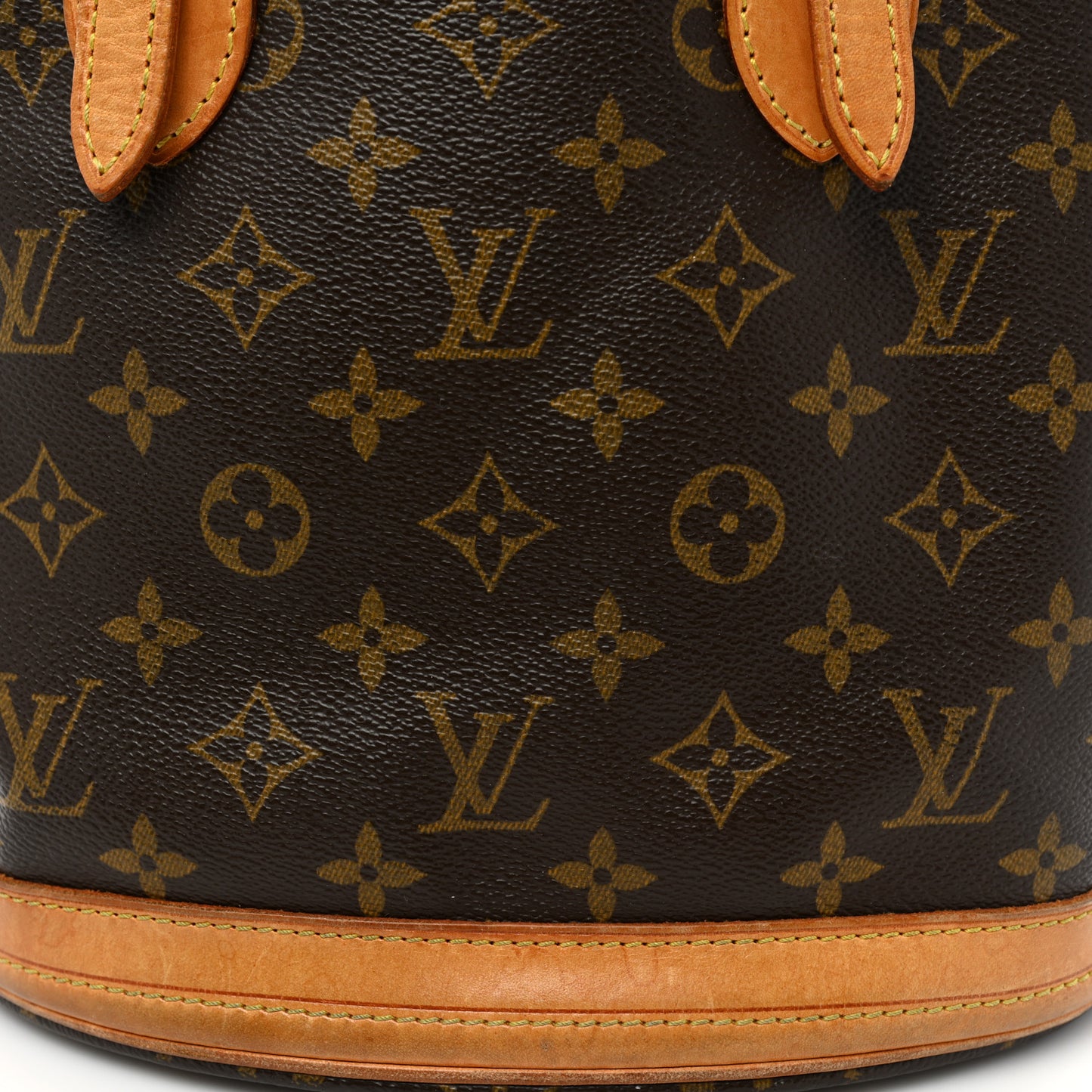 Monogram Petit Bucket 23