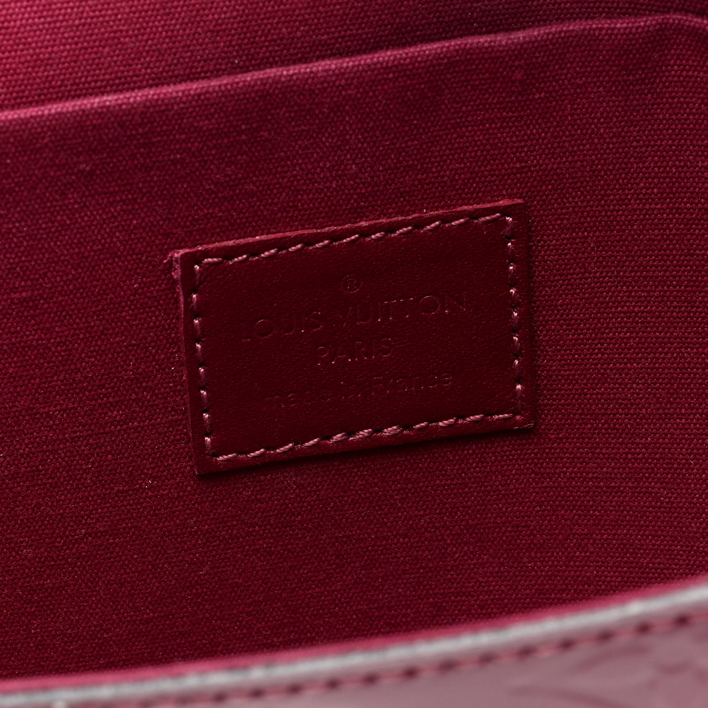 Vernis Felicie Chain Wallet Magenta