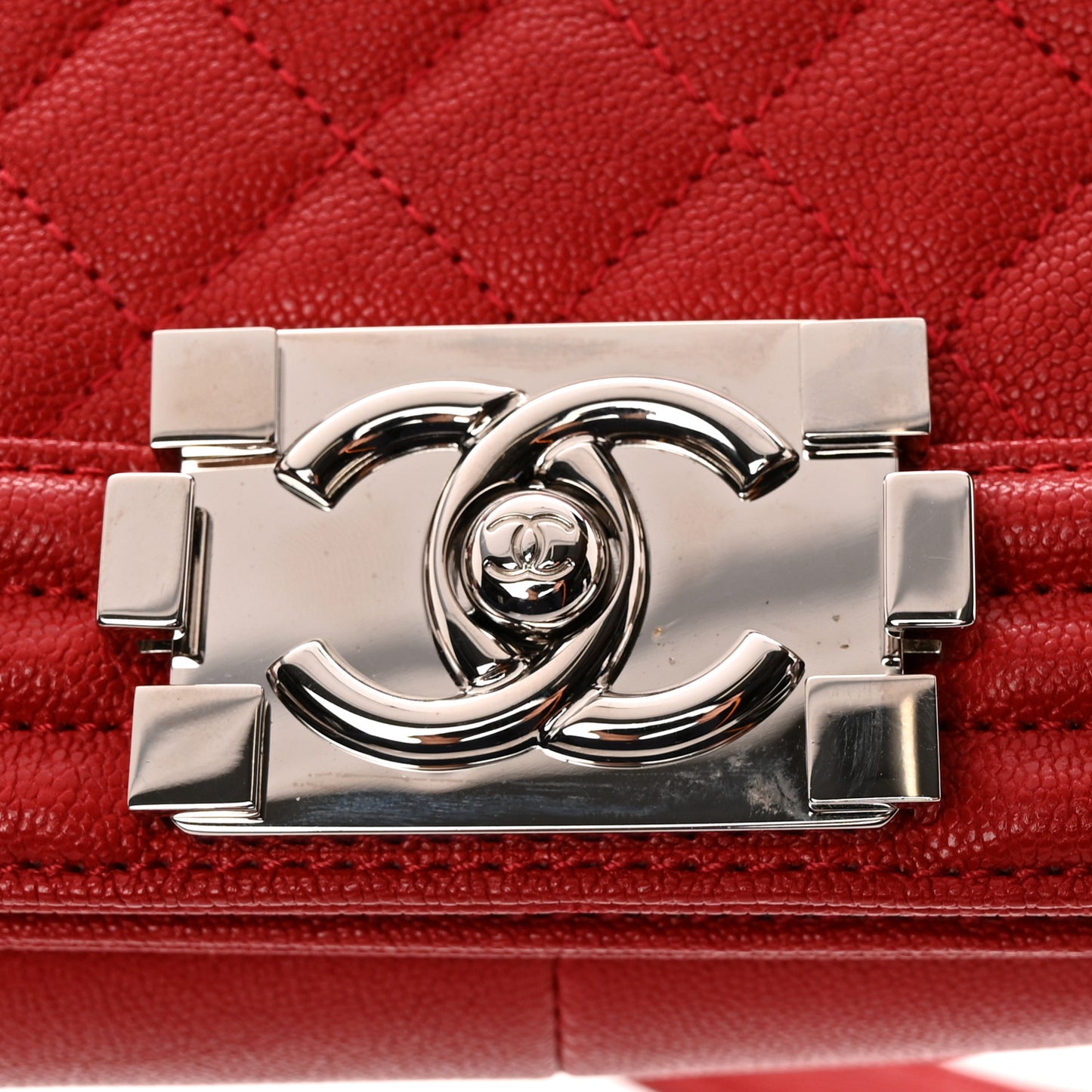 Caviar Quilted Medium Boy Flap Red