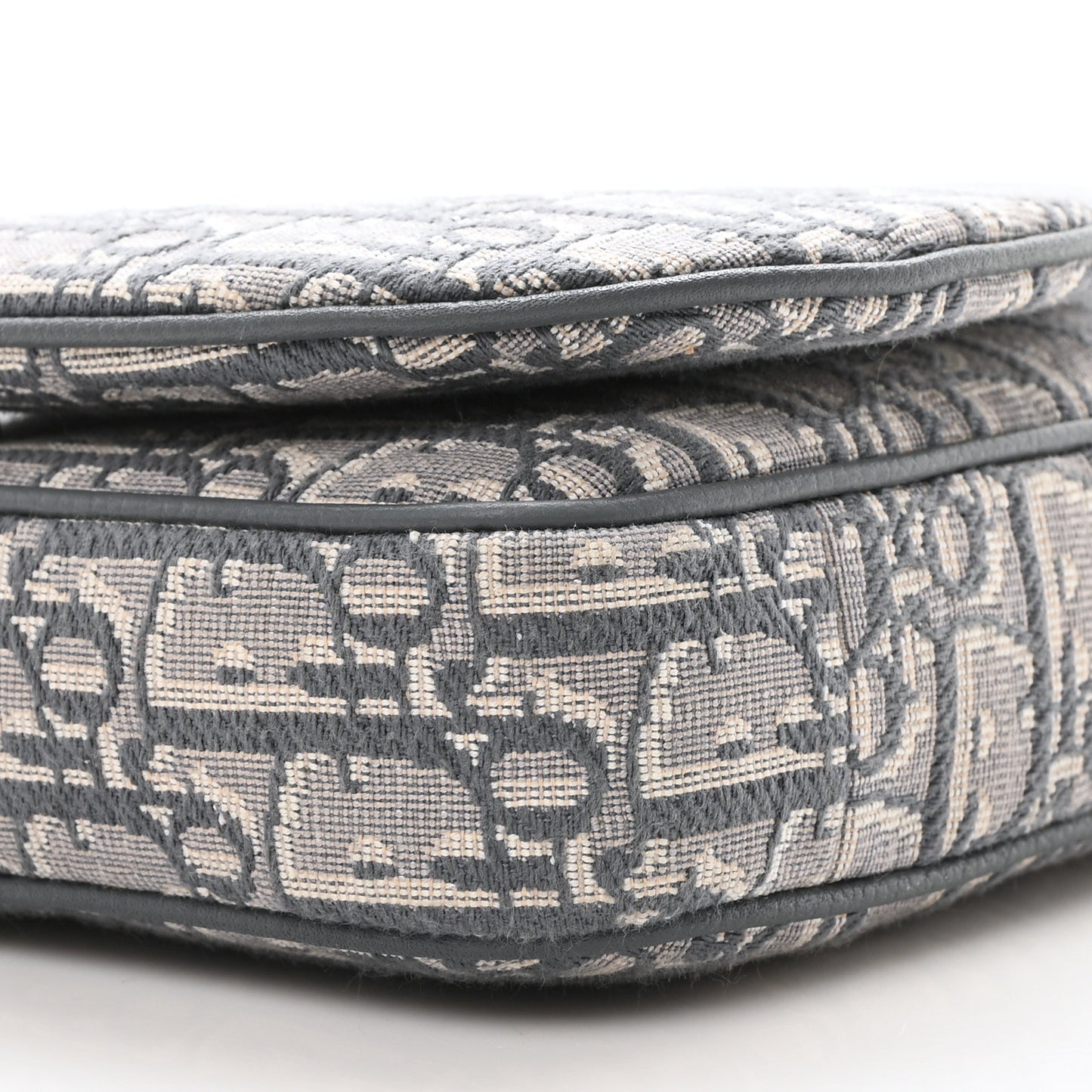 Oblique Saddle Triple Pouch Grey