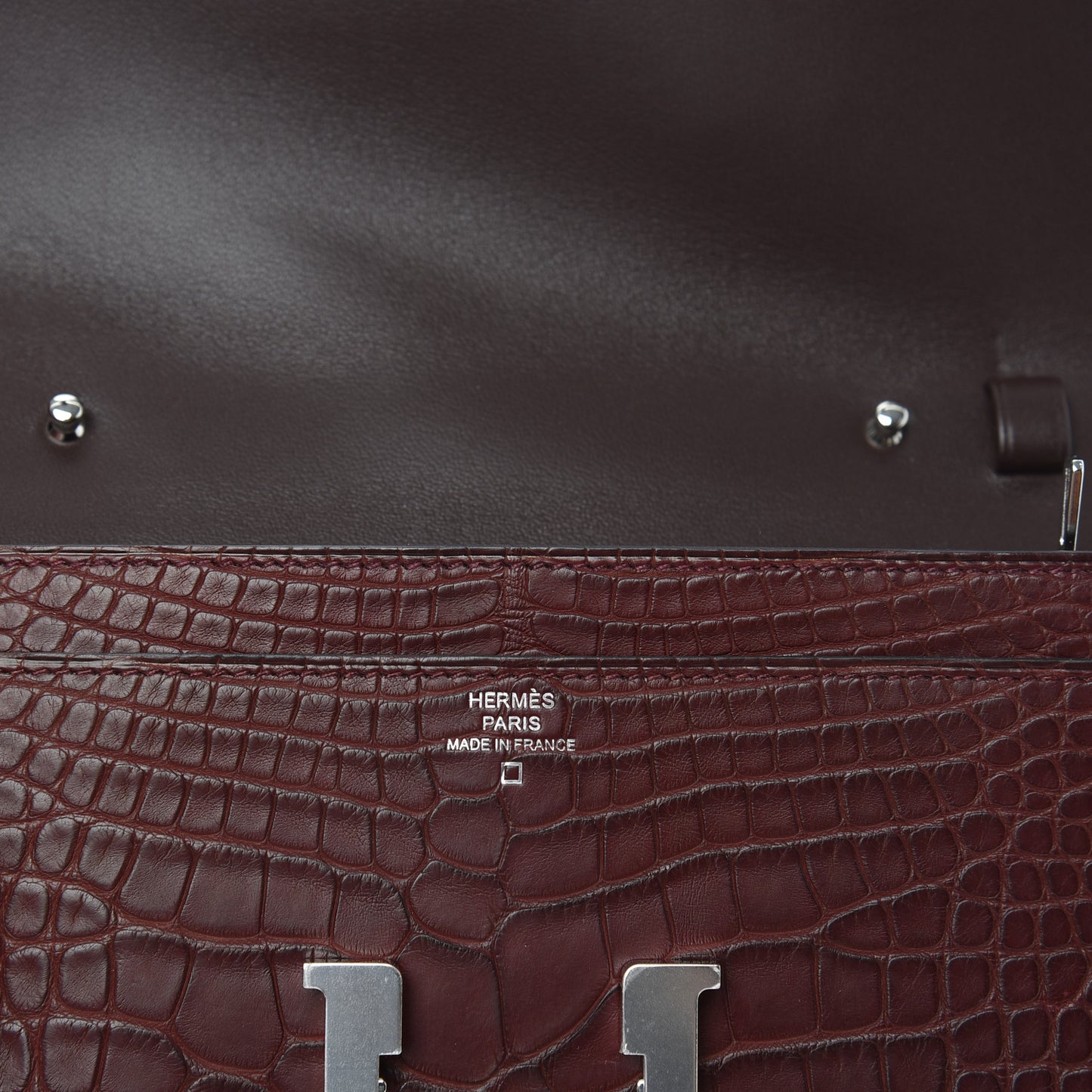 Matte Alligator Constance Long Wallet To Go Bordeaux