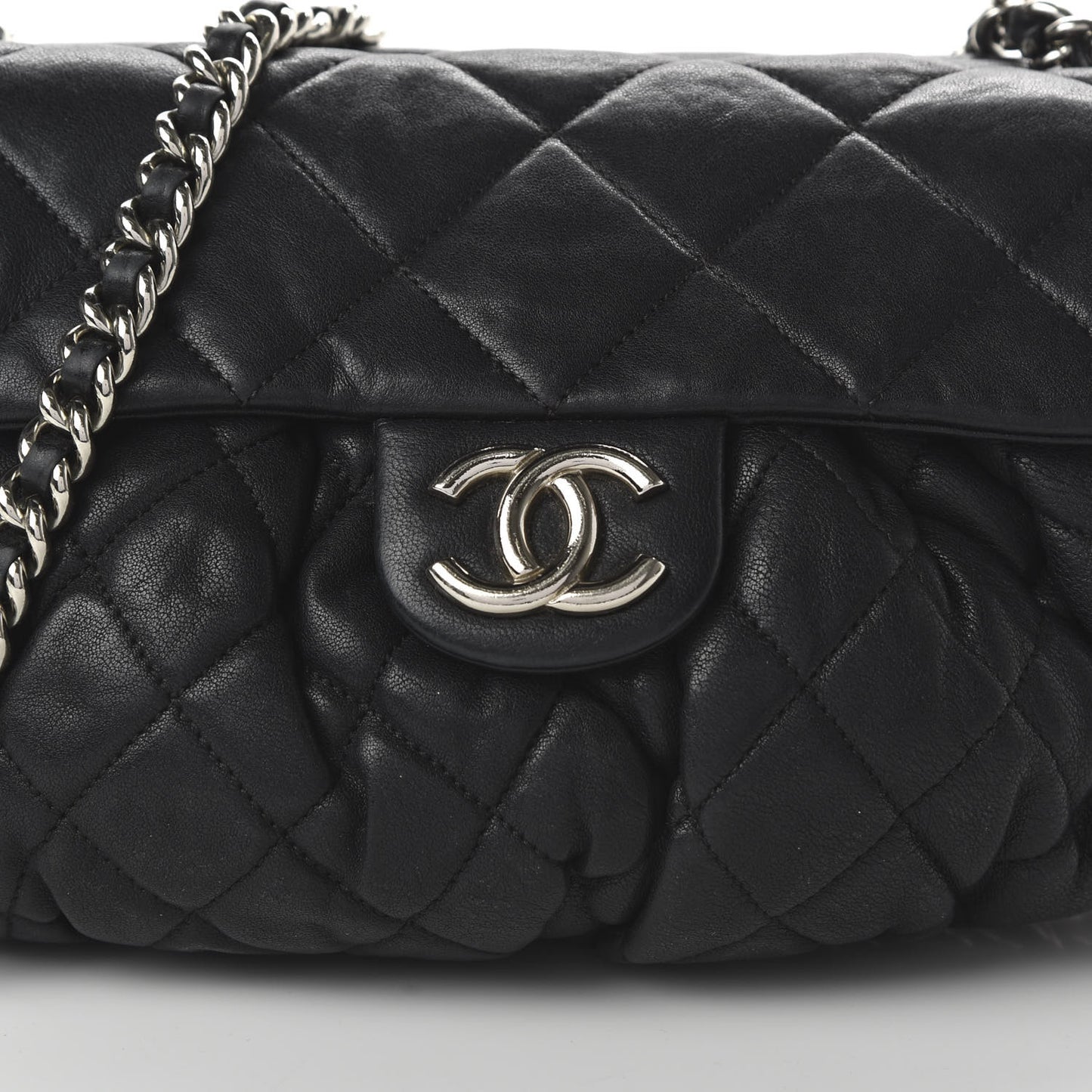 Washed Lambskin Quilted Medium Chain Around Messenger Black