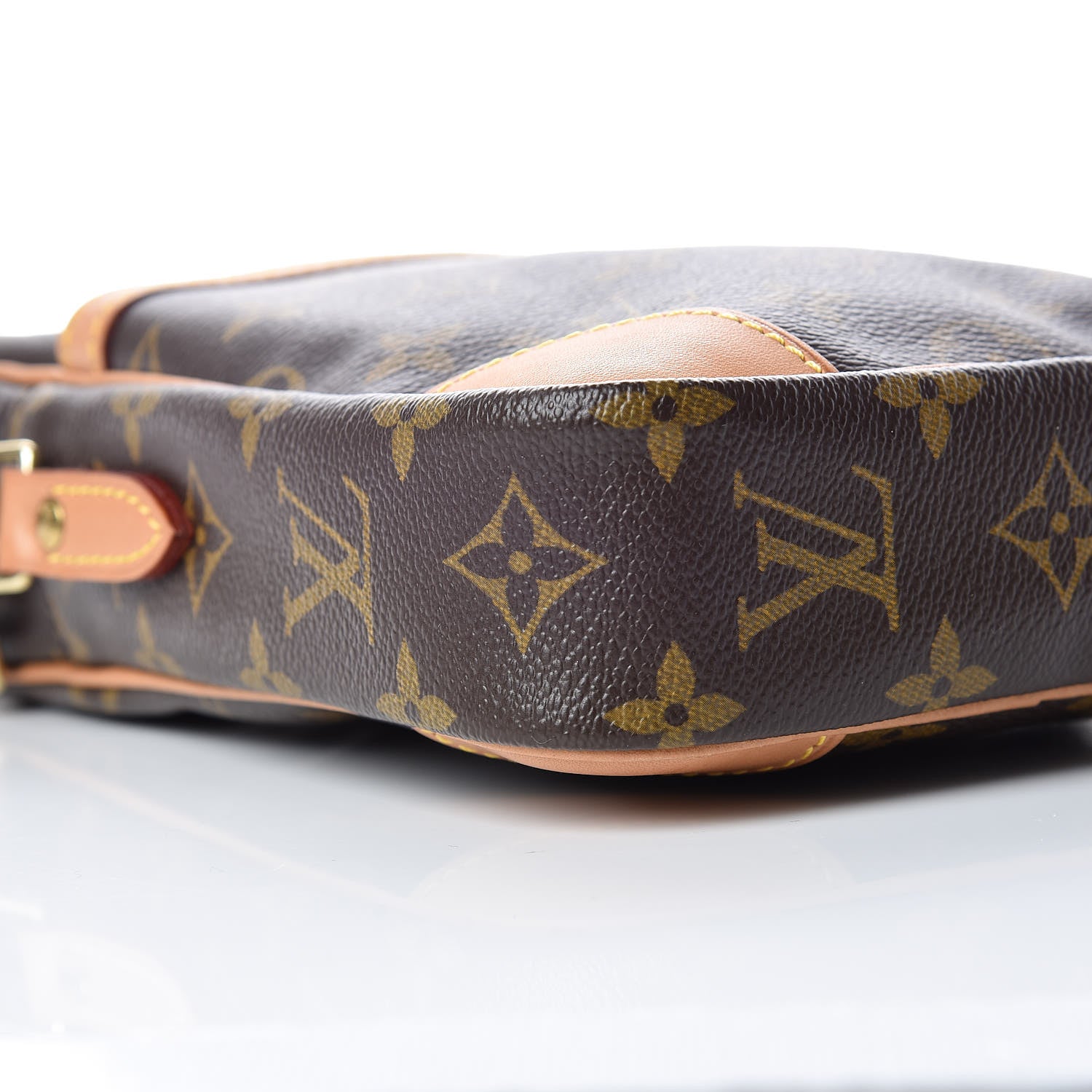 Louis Vuitton Monogram Danube 21 5 of 9