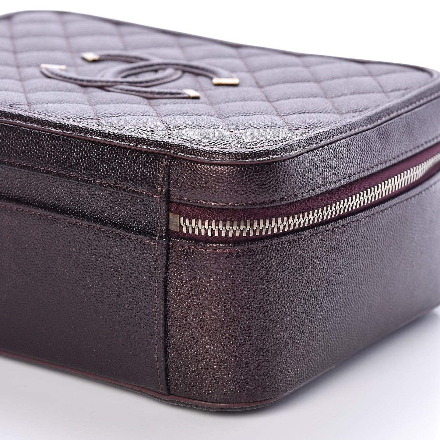 Caviar Quilted Large CC Filigree Vanity Case Burgundy
