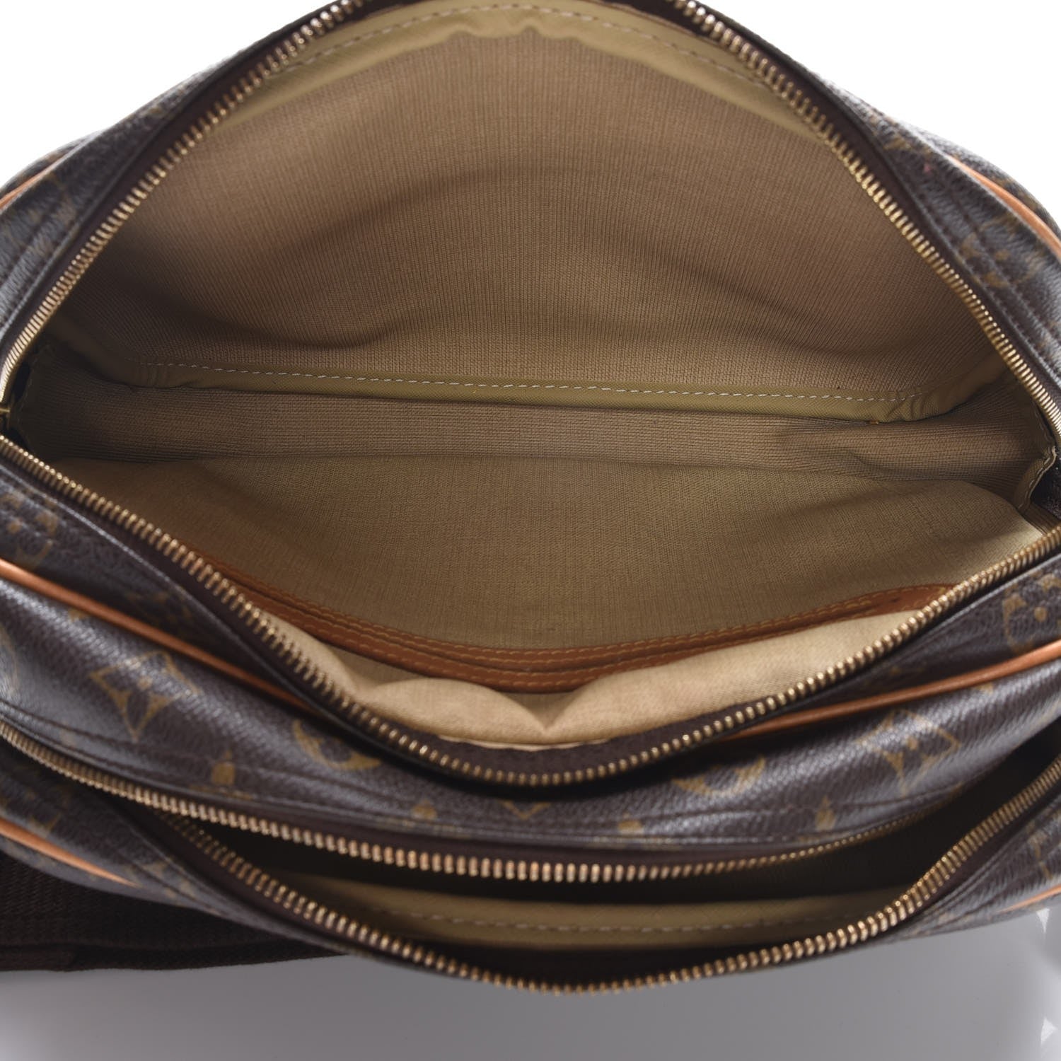 Louis Vuitton Monogram Reporter PM 6 of 11