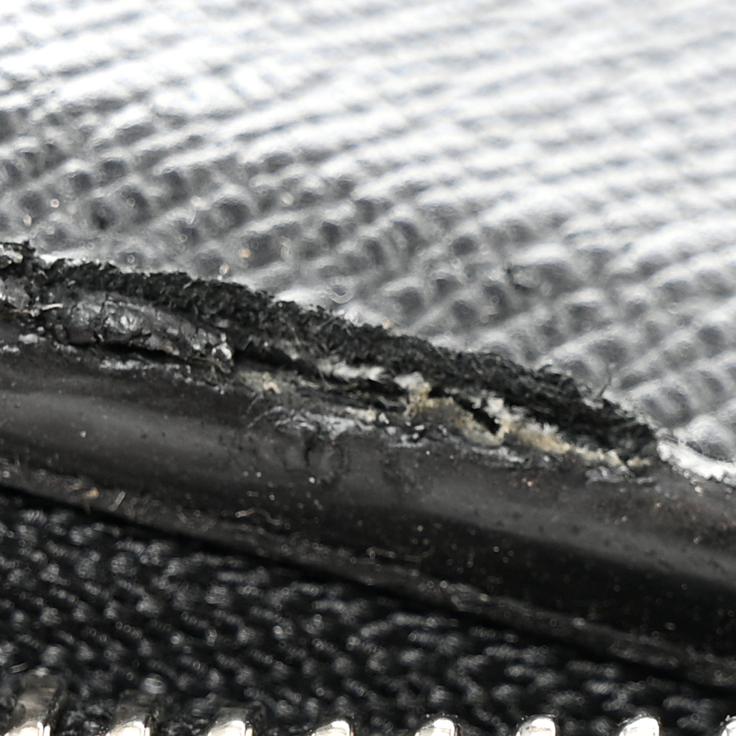 Taiga Vertical Zippy Wallet Ardoise