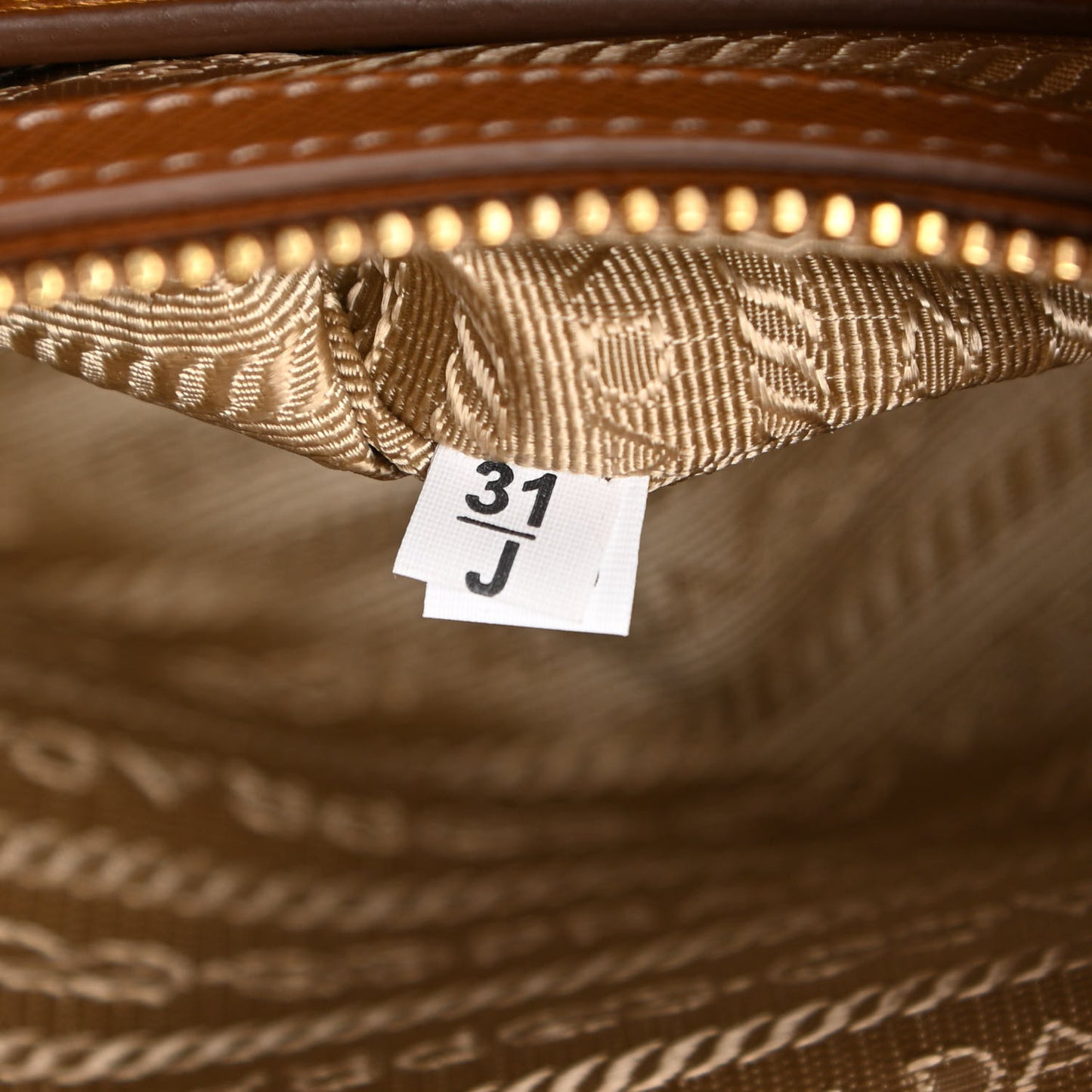 Saffiano Medium Galleria Double Zip Tote Caramel