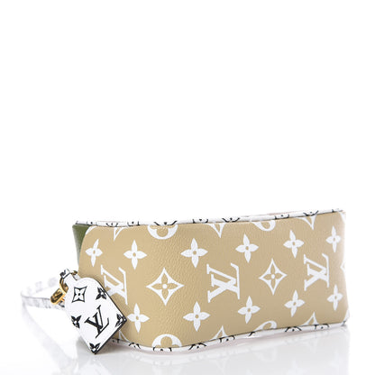 Louis Vuitton Monogram Giant Beach Pouch Kaki 4 of 7