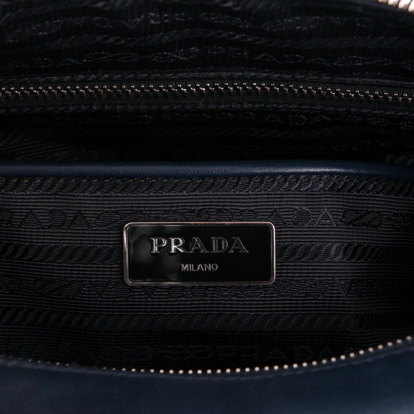 Soft Calf Pattina Messenger Bag Baltico