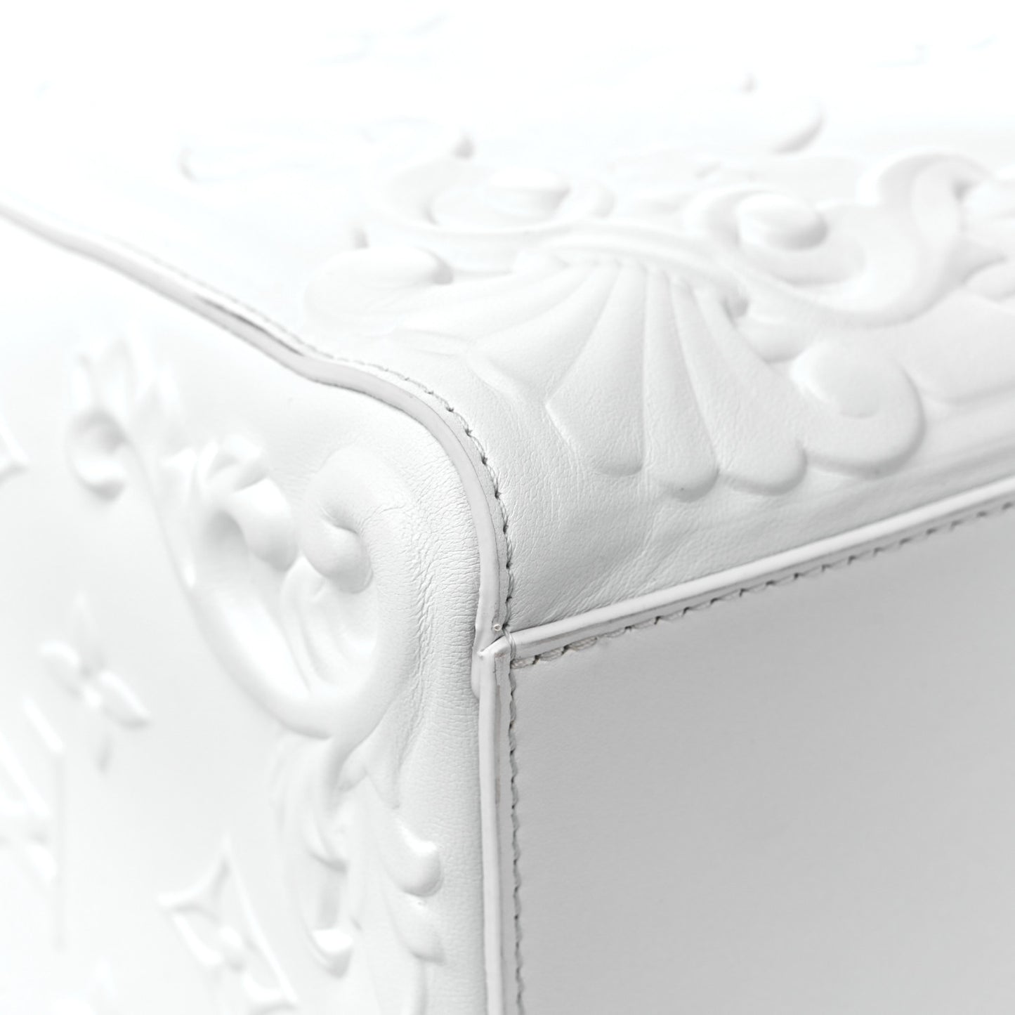 Calfskin LV Ornament Sac Plat 24H Optic White