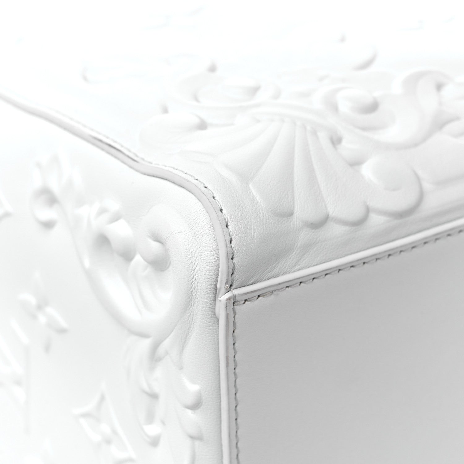 Louis Vuitton Calfskin LV Ornament Sac Plat 24H Optic White 9 of 14