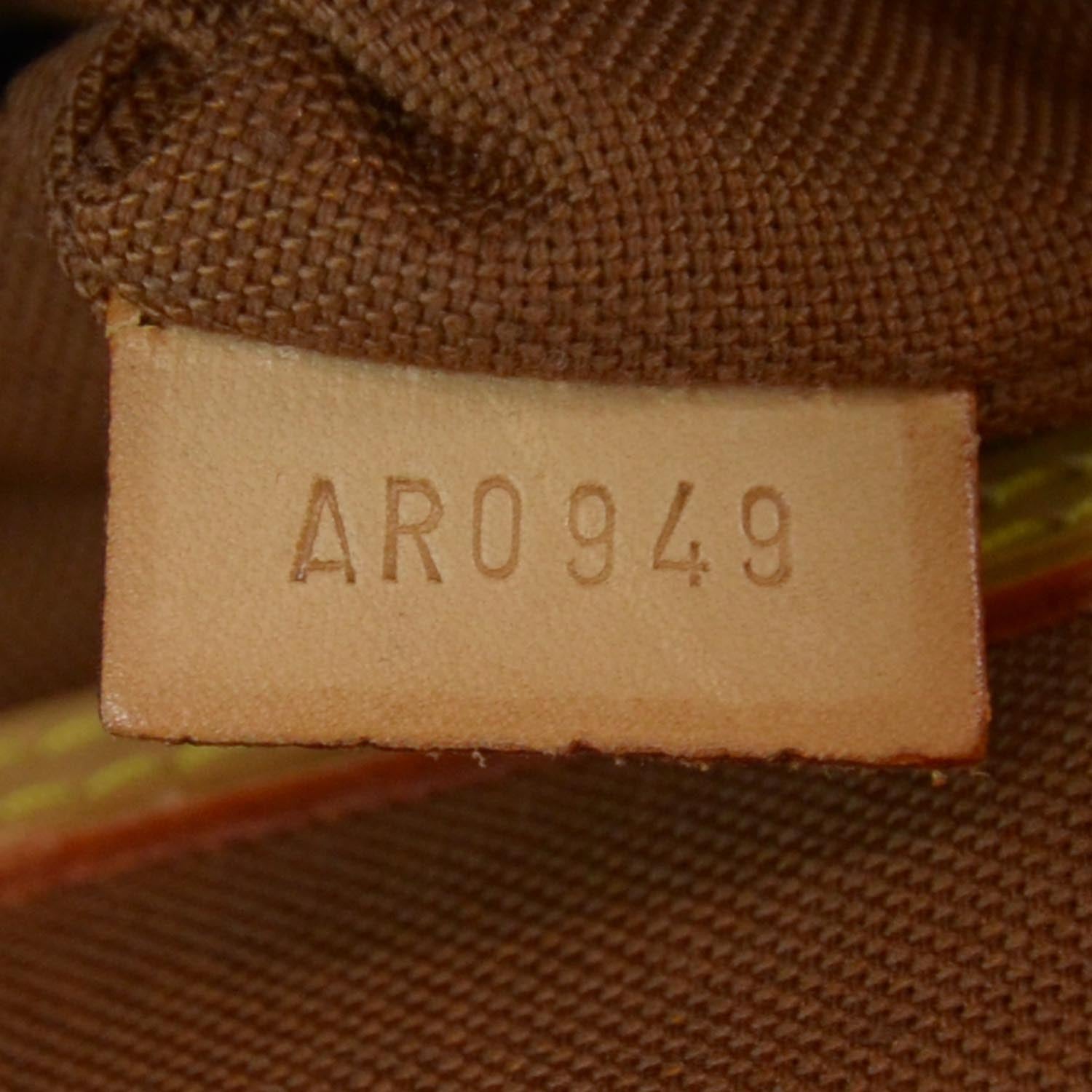 Louis Vuitton Monogram Alma 8 of 9