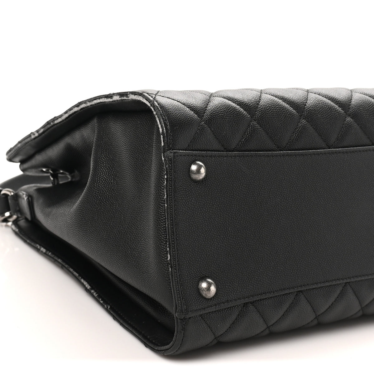 Caviar Quilted Medium CC Bucket Bag Black