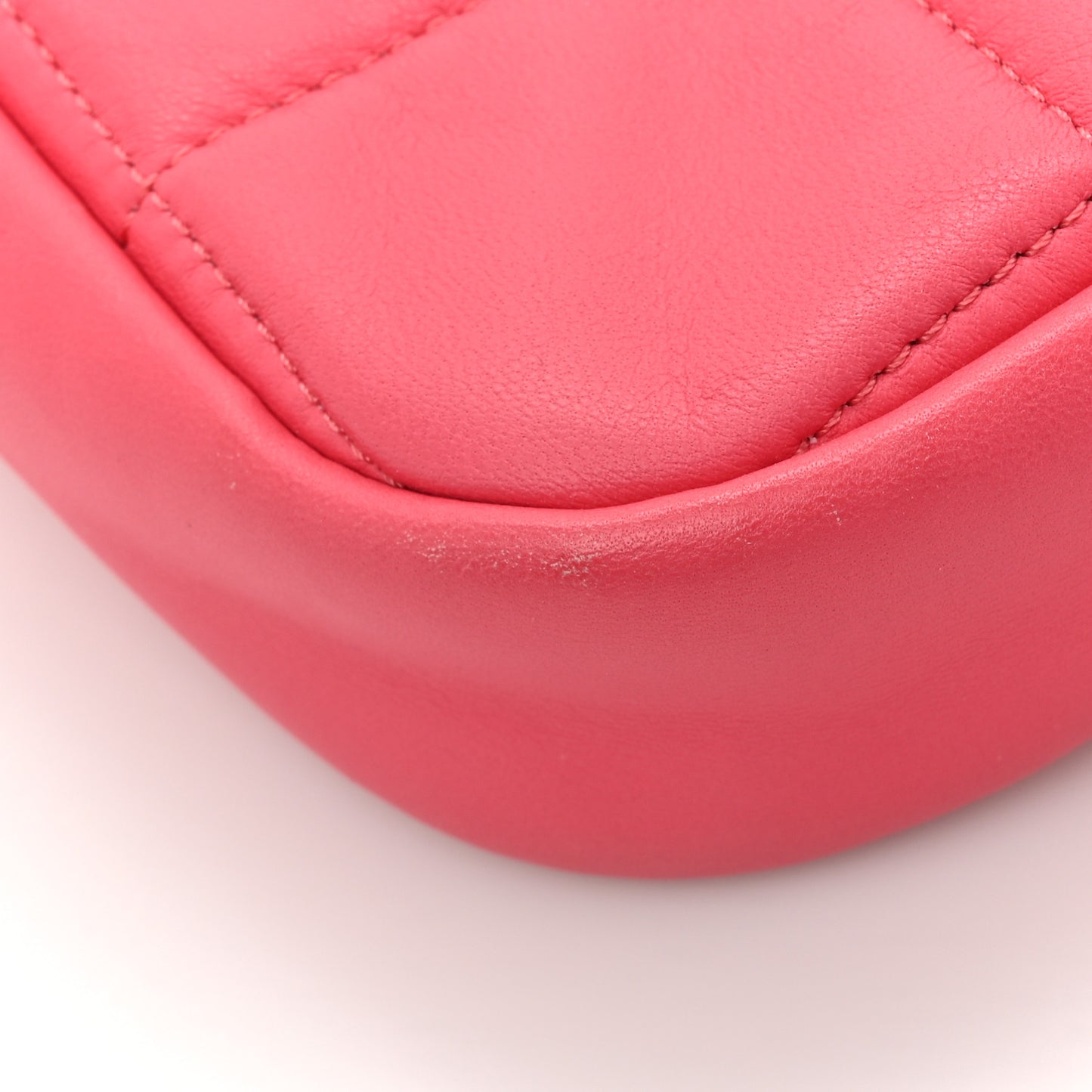 Lambskin Quilted Diamond Clutch With Chain Pink