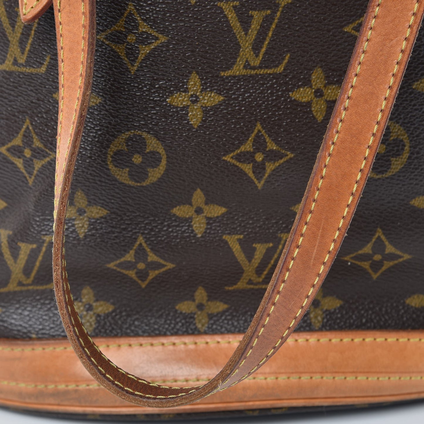 Monogram Petit Bucket 23