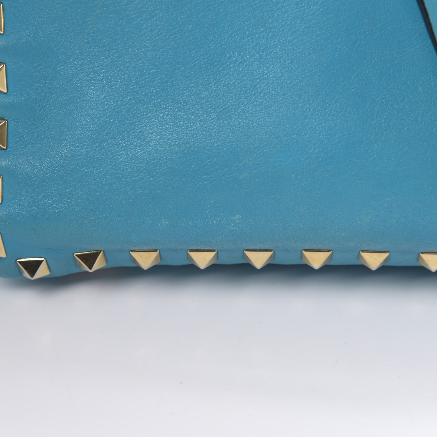 Vitello Small Rockstud Tote Parrot